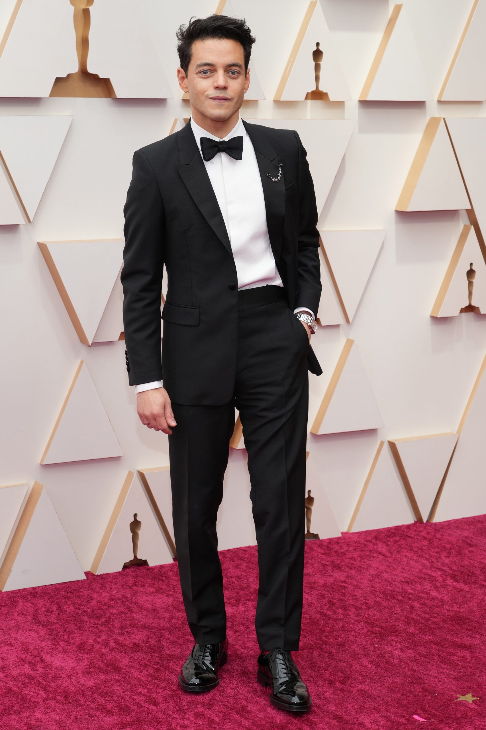 2022奧斯卡紅地毯造型盤點丨Timothée Chalamet穿女裝亮相、Zendaya一身露臍盡顯性感氣息