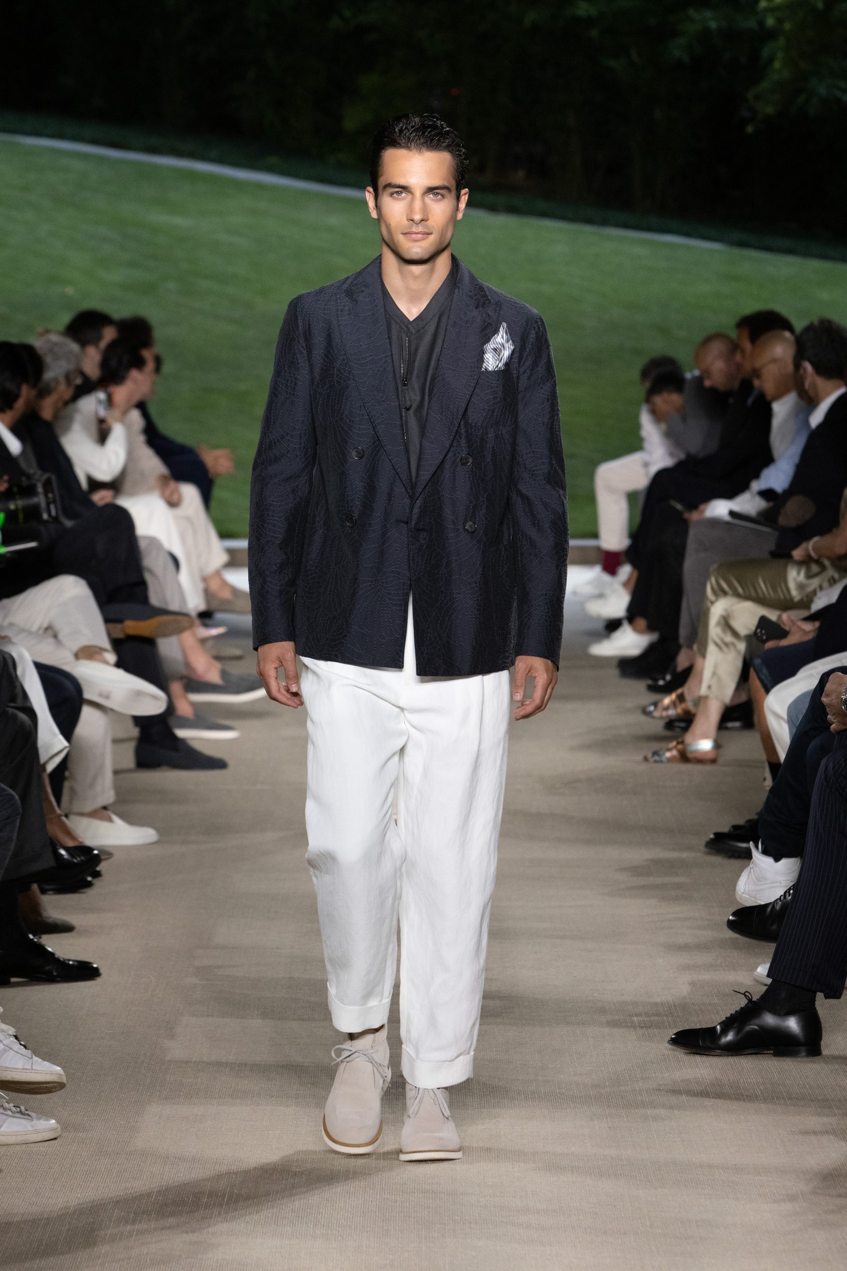 為新一季衣櫥增添時尚單品｜以Giorgio Armani 2022 春夏男裝系列襯出時尚感