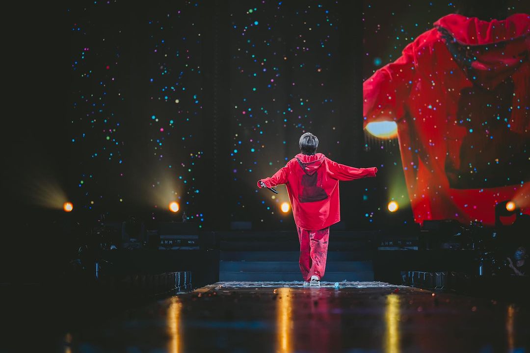 MIRROR姜濤出道五年四奪「叱咤樂壇我最喜愛的歌曲」丨細數姜濤最吸粉的時尚造型