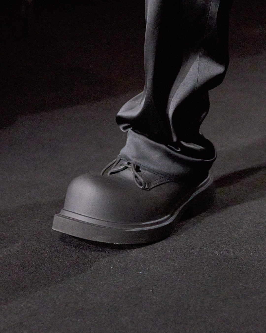 官網已正式發售丨一覽Balenciaga 2023春季系列與adidas聯名系列6大亮點
