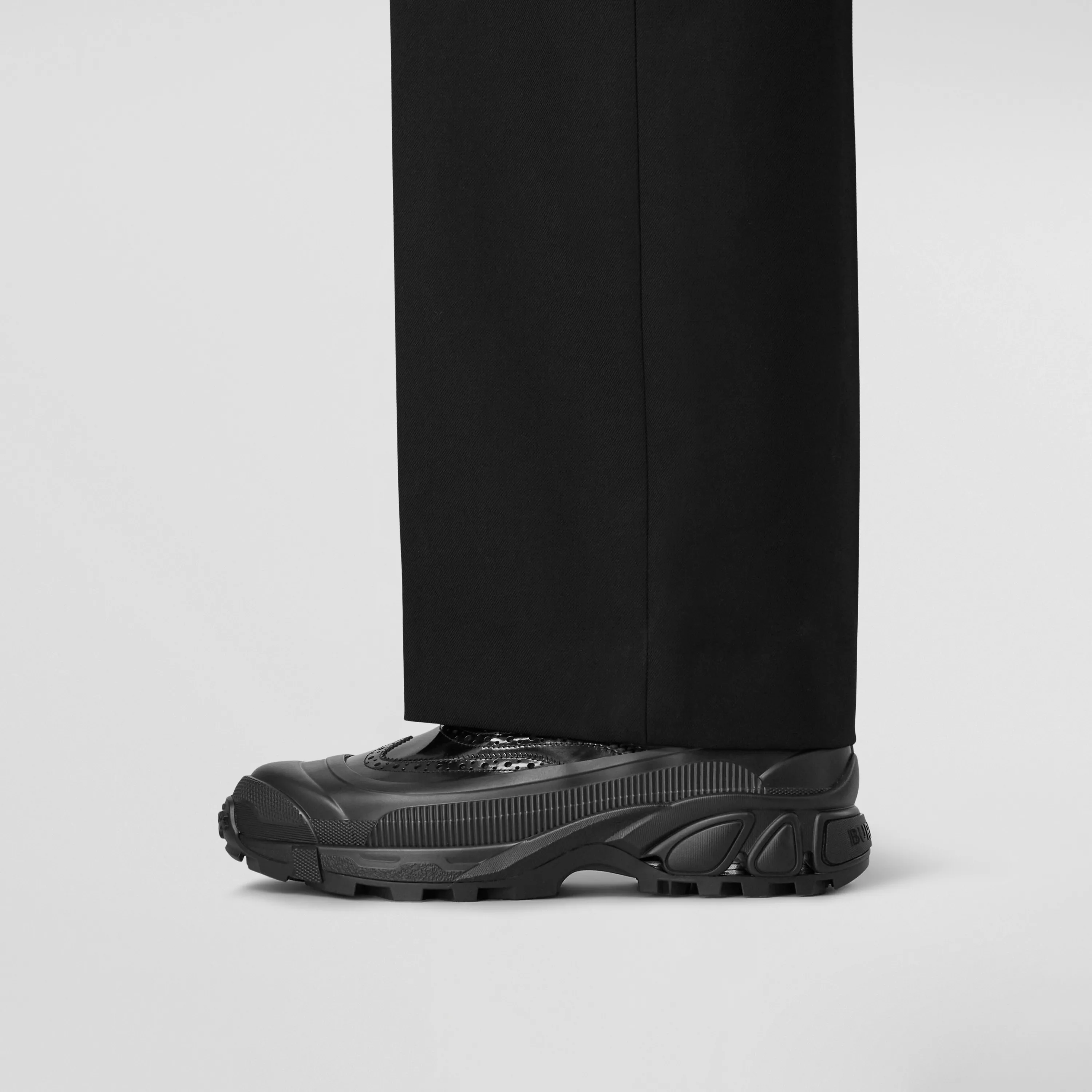 15對2022全黑波鞋推介丨最百搭易襯的Dior、Balenciaga及Gucci名牌男士黑色運動鞋精選