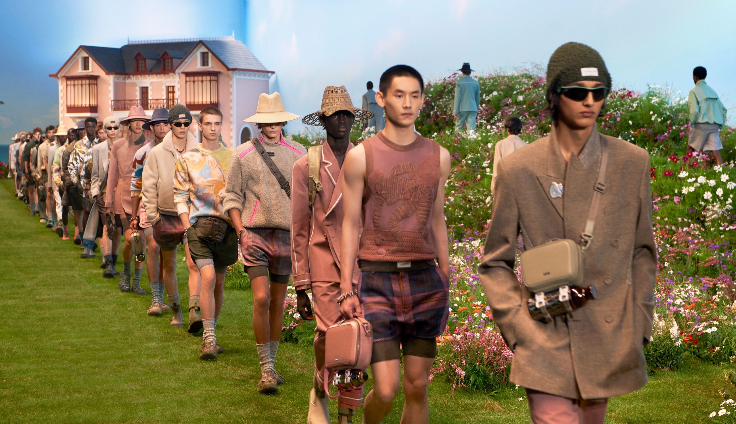 重現Christian Dior先生童年花園、Mystery Ranch聯乘系列 | Dior Men 2023春夏時裝騷7大看點一覽
