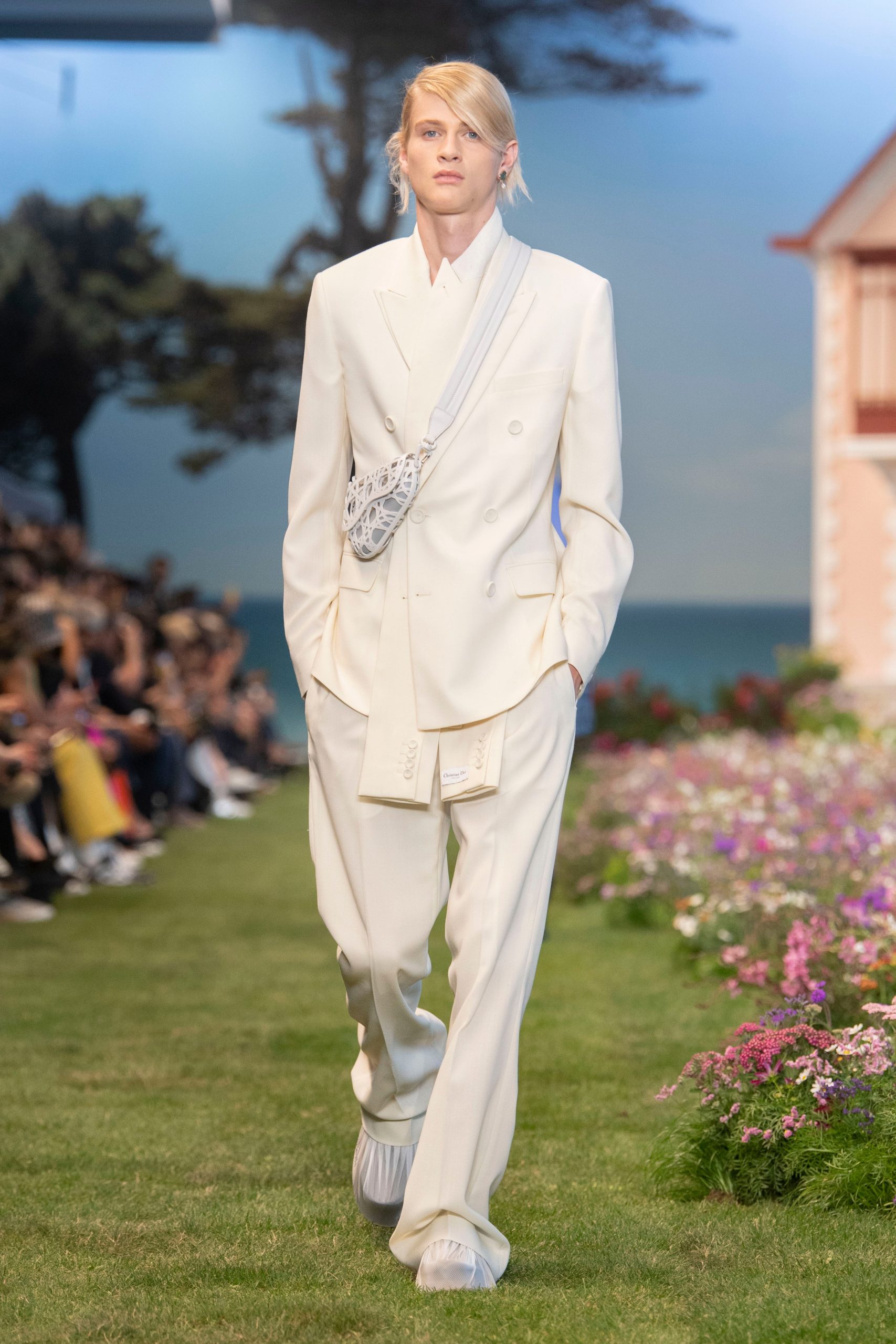 重現Christian Dior先生童年花園、Mystery Ranch聯乘系列 | Dior Men 2023春夏時裝騷7大看點一覽