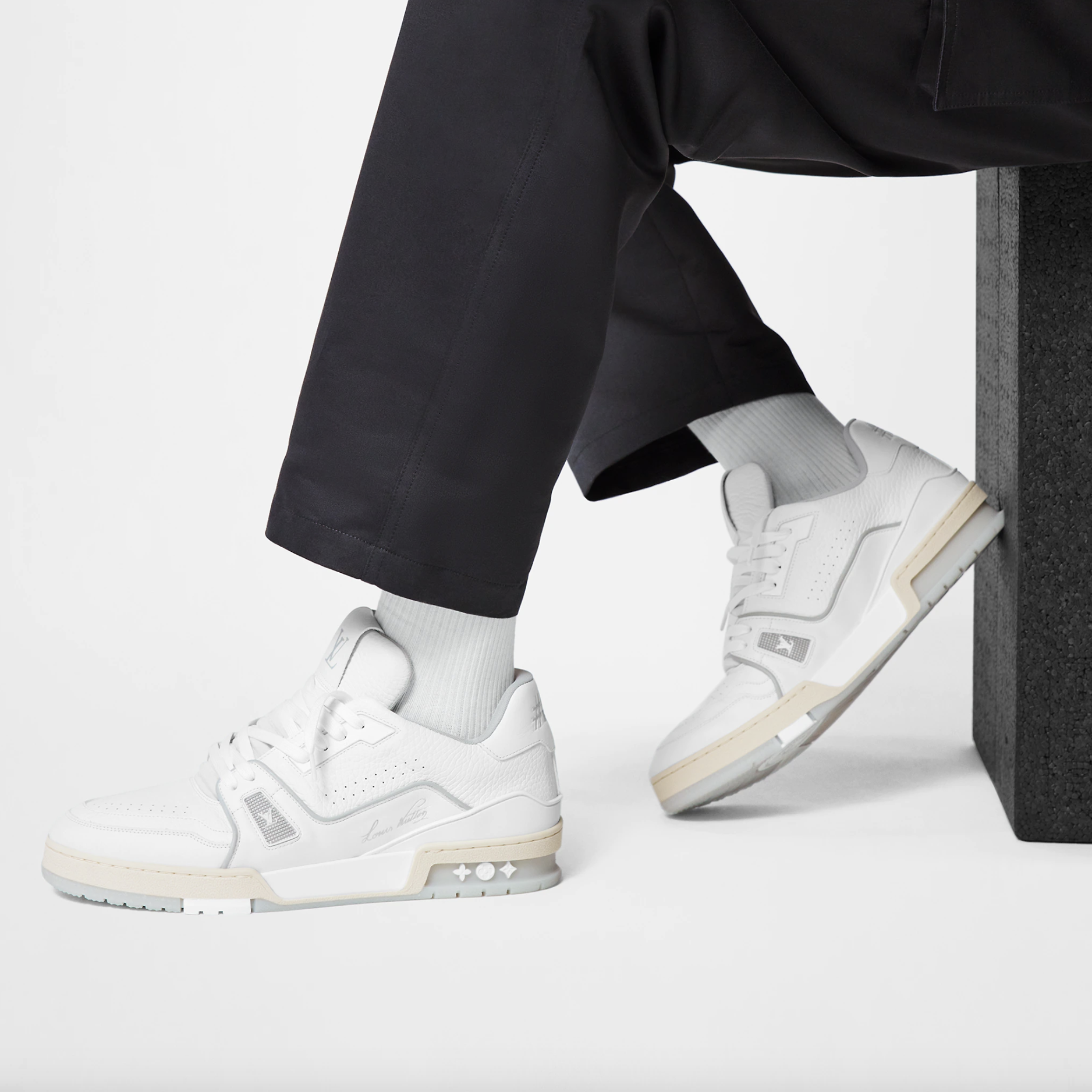 男士白波鞋推薦2023丨必買16款時尚百搭的Balenciaga、Prada及Common Projects名牌白波鞋