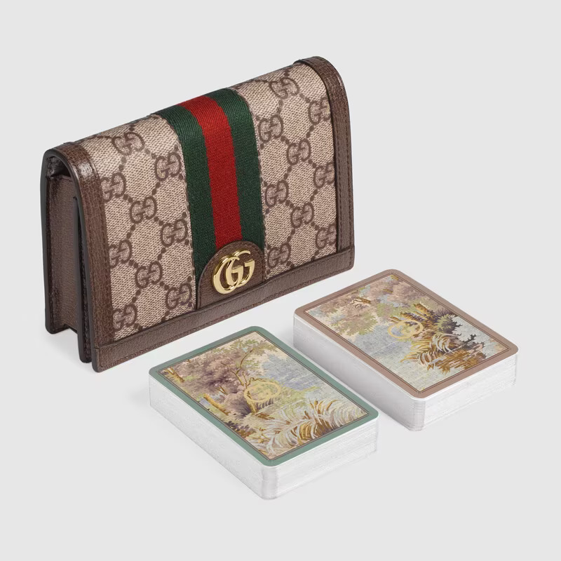 玩都要玩得奢華過人丨13件今夏必備的Dior、Louis Vuitton及Versace名牌玩樂用品推介