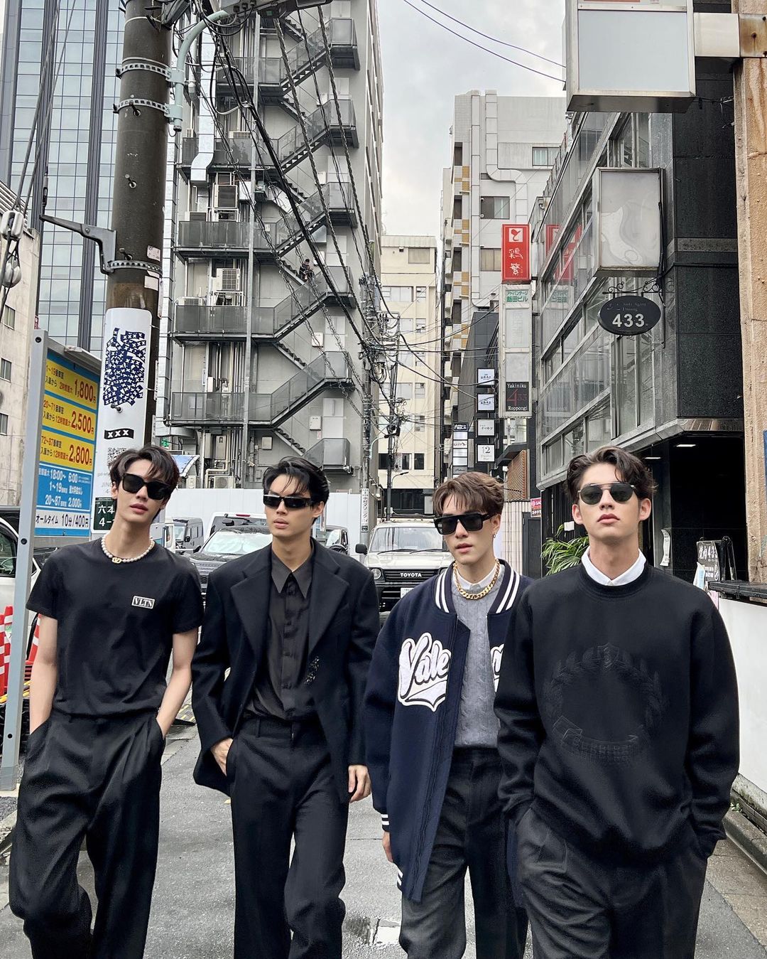 將與「泰國F4」成員舉行亞洲巡迴演唱會｜泰國「最完美花澤類」Dew一米九超高䠷身材惹關注！