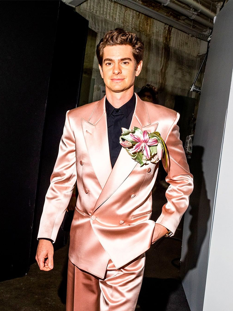 誰說男生不能穿粉紅色？由Brad Pitt、Timothée Chalamet話你知男人穿粉紅色才魅力