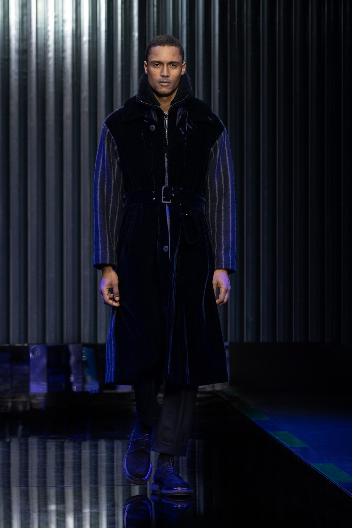 轉季以亮麗材質服飾打造秋冬造型丨Giorgio Armani 2022秋冬男裝系列