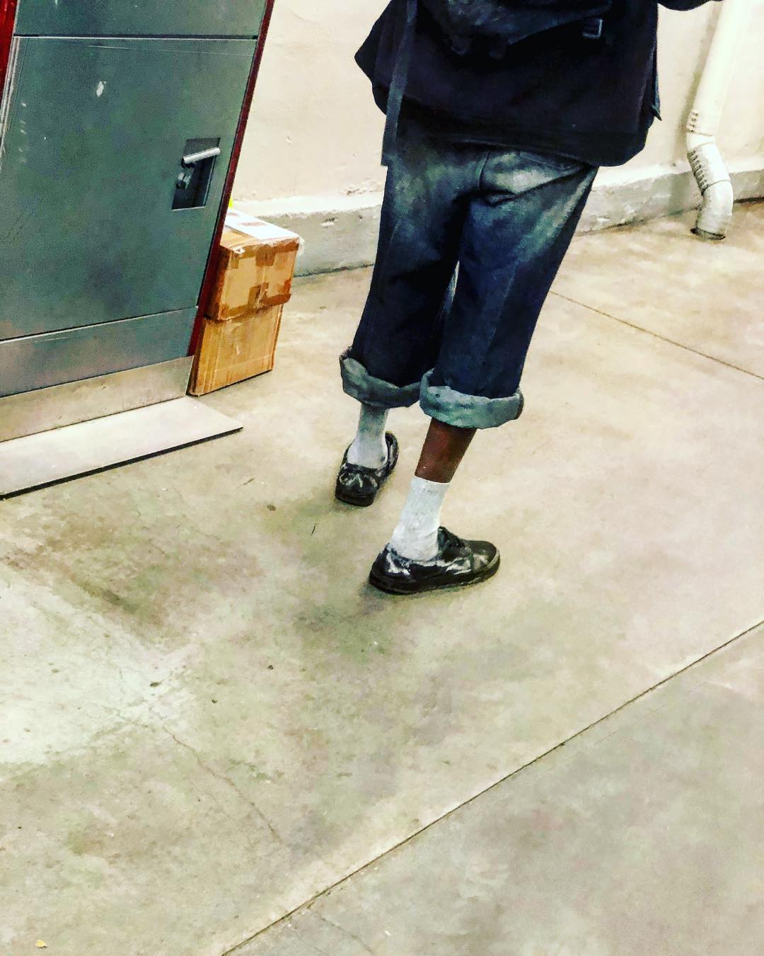男生必學摺褲腳方法 | 解決褲腳太寬太長問題，6種正確與錯誤捲法示範