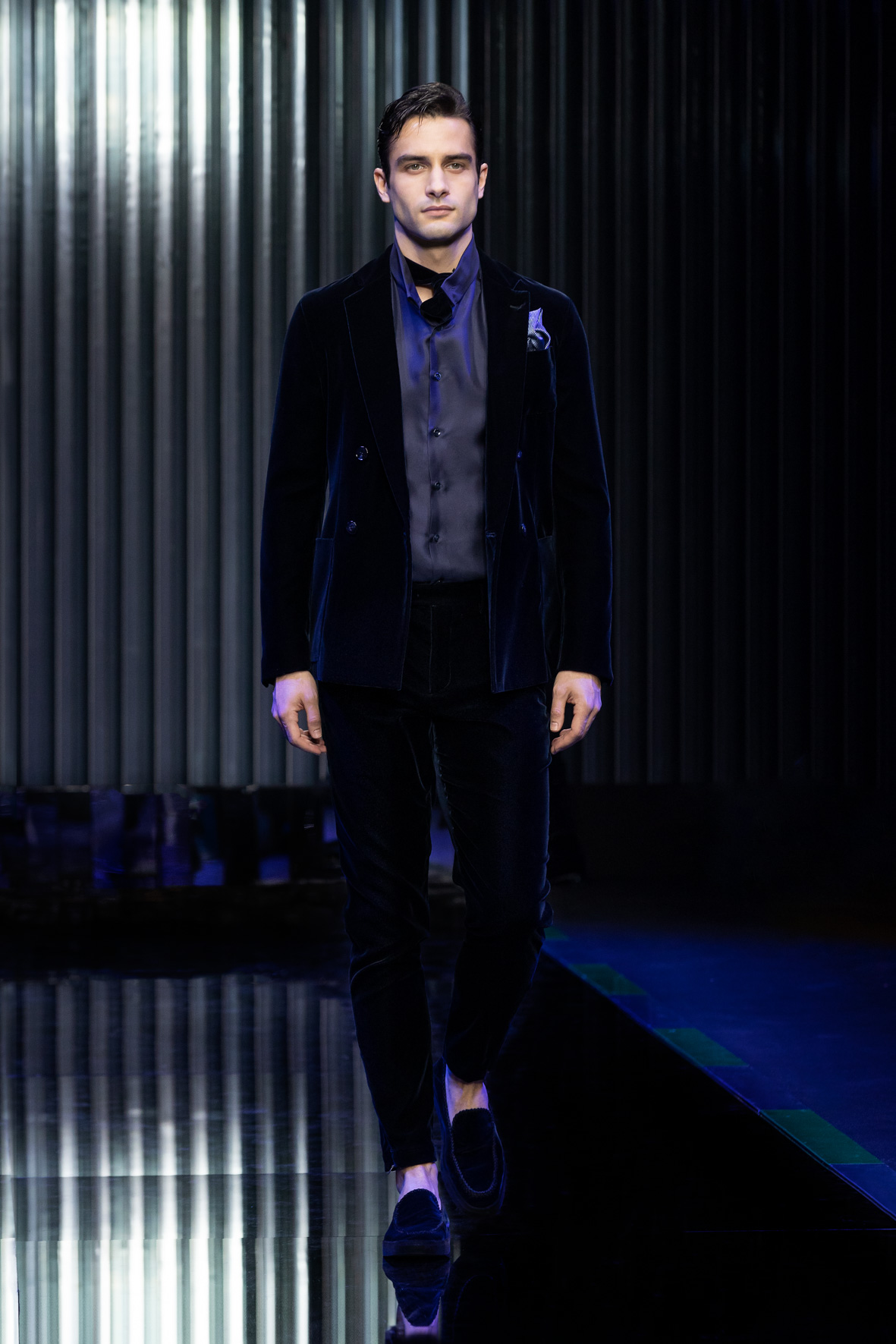轉季以亮麗材質服飾打造秋冬造型丨Giorgio Armani 2022秋冬男裝系列