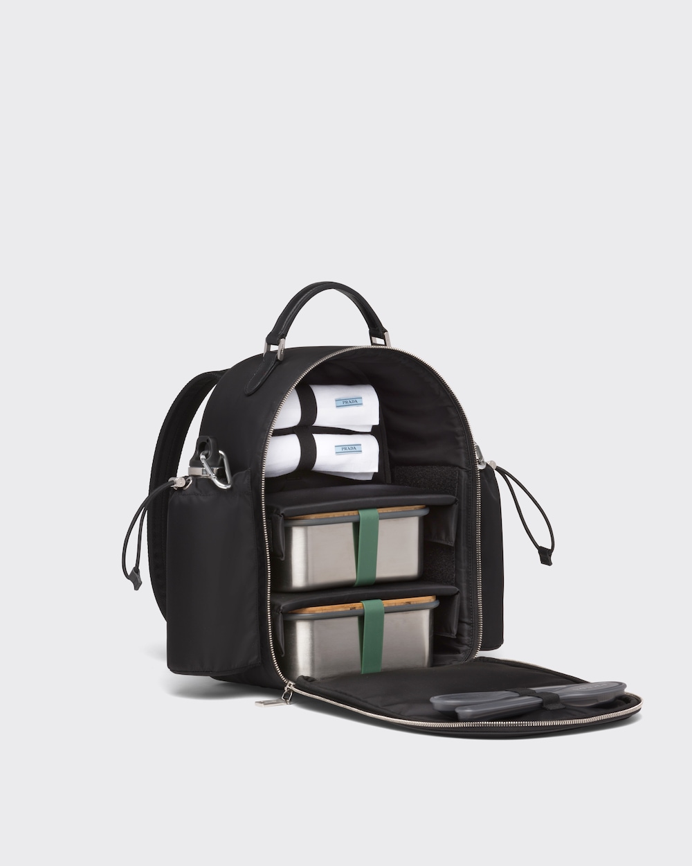 打卡一族喜愛的Glamping丨8件Louis Vuitton、Prada及Samsung露營必備用品推薦