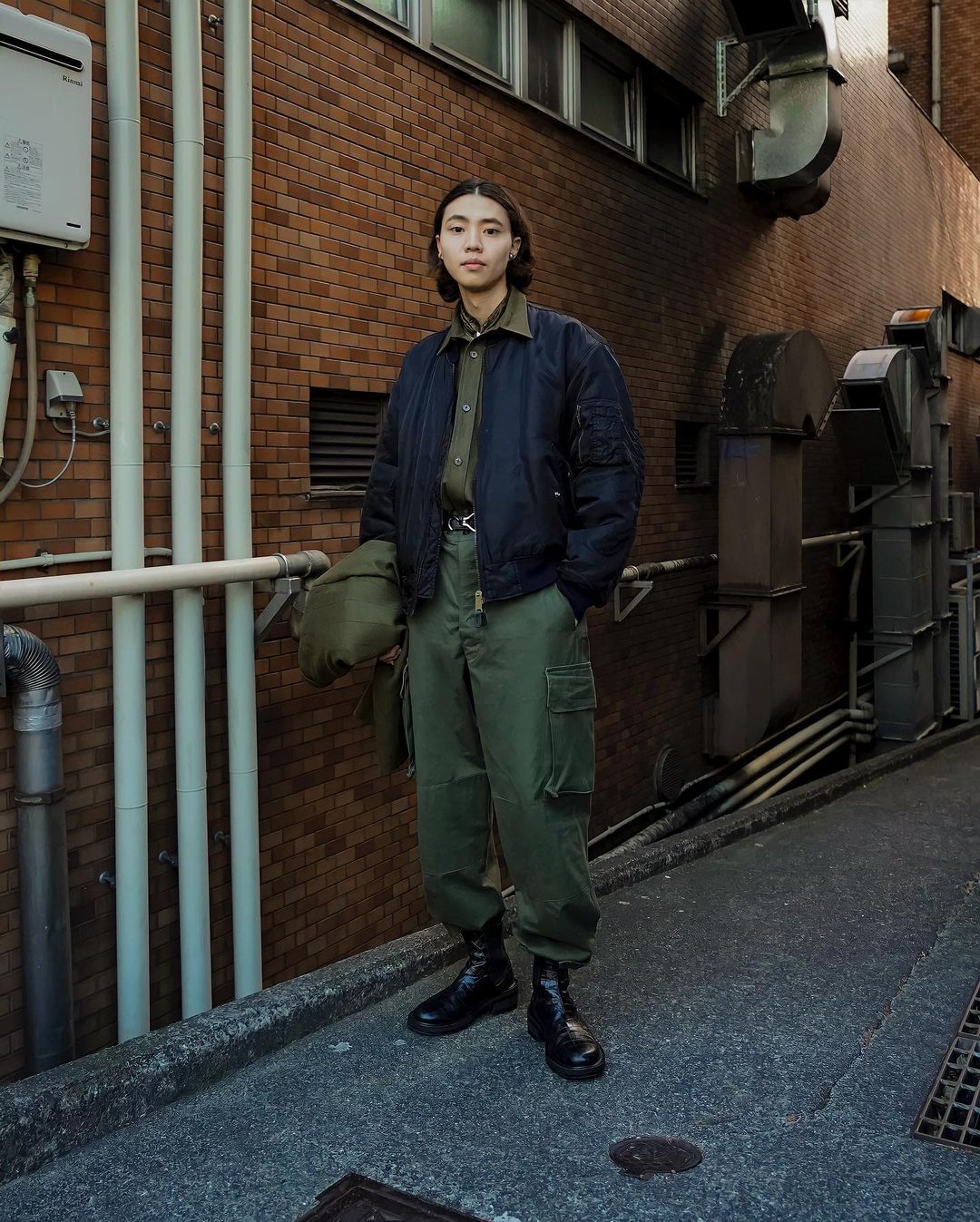 MA1軍褸外套的由來你要懂，了解當中歷史與7個Bomber Jacket穿搭配襯造型示範