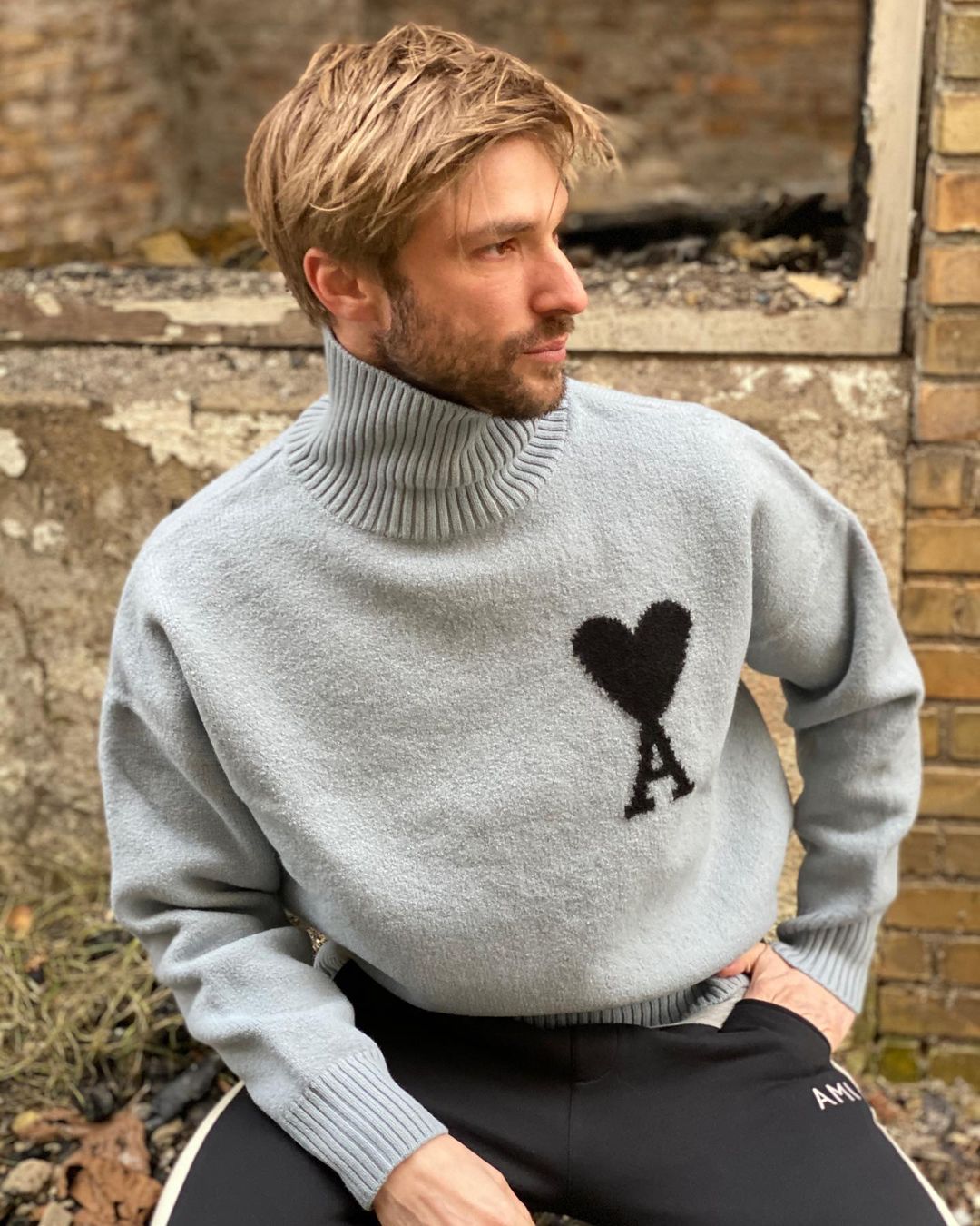 男生樽領衫穿搭示範，推介8個Turtleneck 高領衫的韓系時尚配襯造型