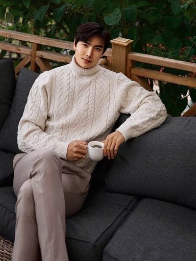 男生樽領衫穿搭示範，推介8個Turtleneck 高領衫的韓系時尚配襯造型