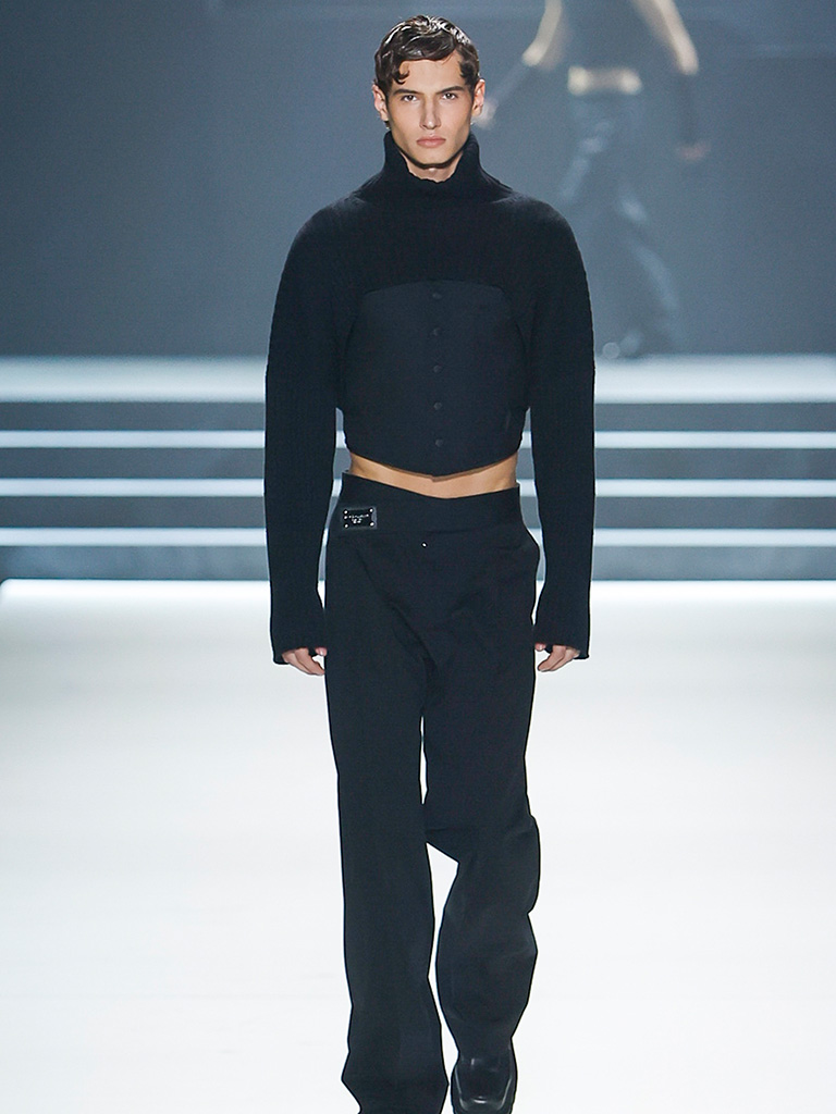 誇張的腰線、優雅的黑色 | 盤點Dolce&Gabbana 2023秋冬男裝系列的6大看點