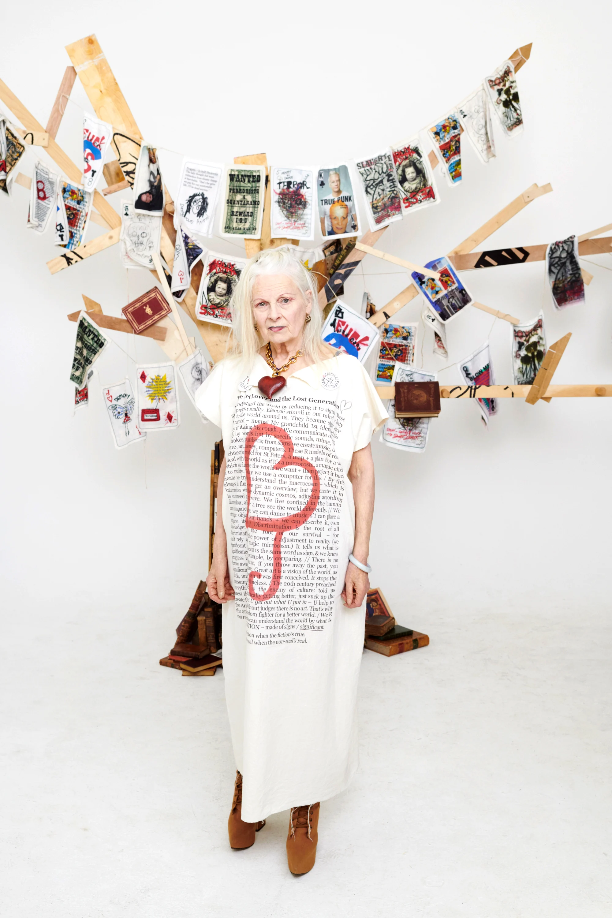 繼續執行其遺志！Vivienne Westwood子女成立非牟利機構宣揚普世價值
