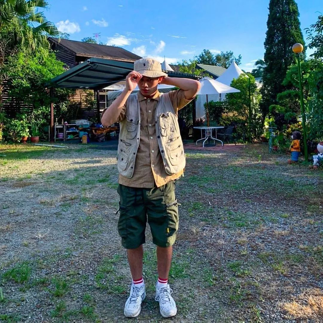 怎樣的機能背心穿搭才時尚？8個工裝男生學懂的功能背心配襯技巧
