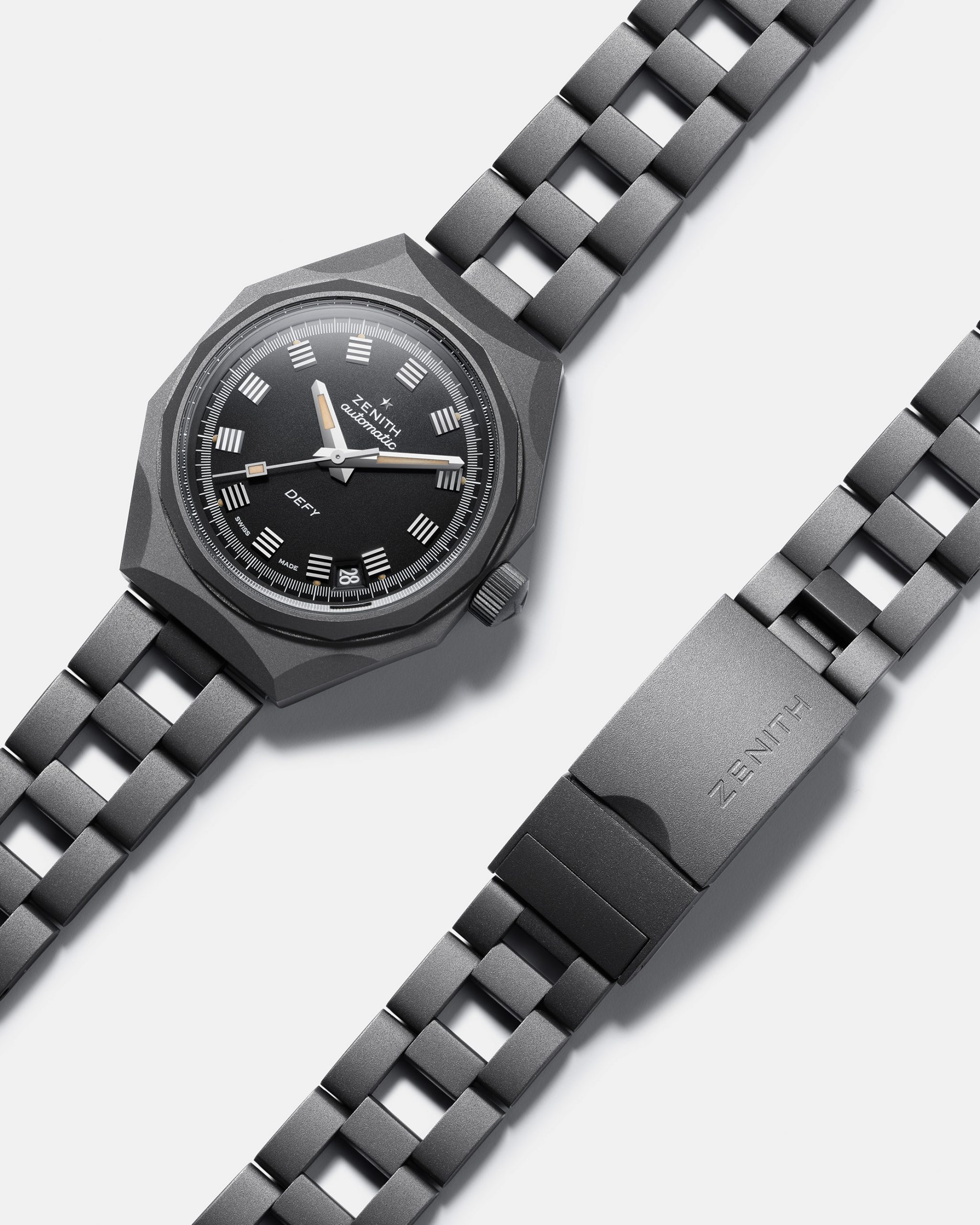 縱橫古今｜Zenith Pilot Automatic、Defy Revival Shadow、Defy Skyline展現黑色魅力