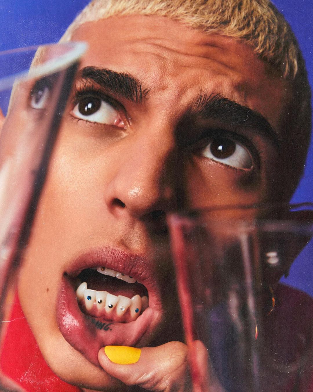 從Hip Hop的Grillz牙套到Y2K流行的Tooth Gems！認識牙飾歷史及牙鑽的安裝方法