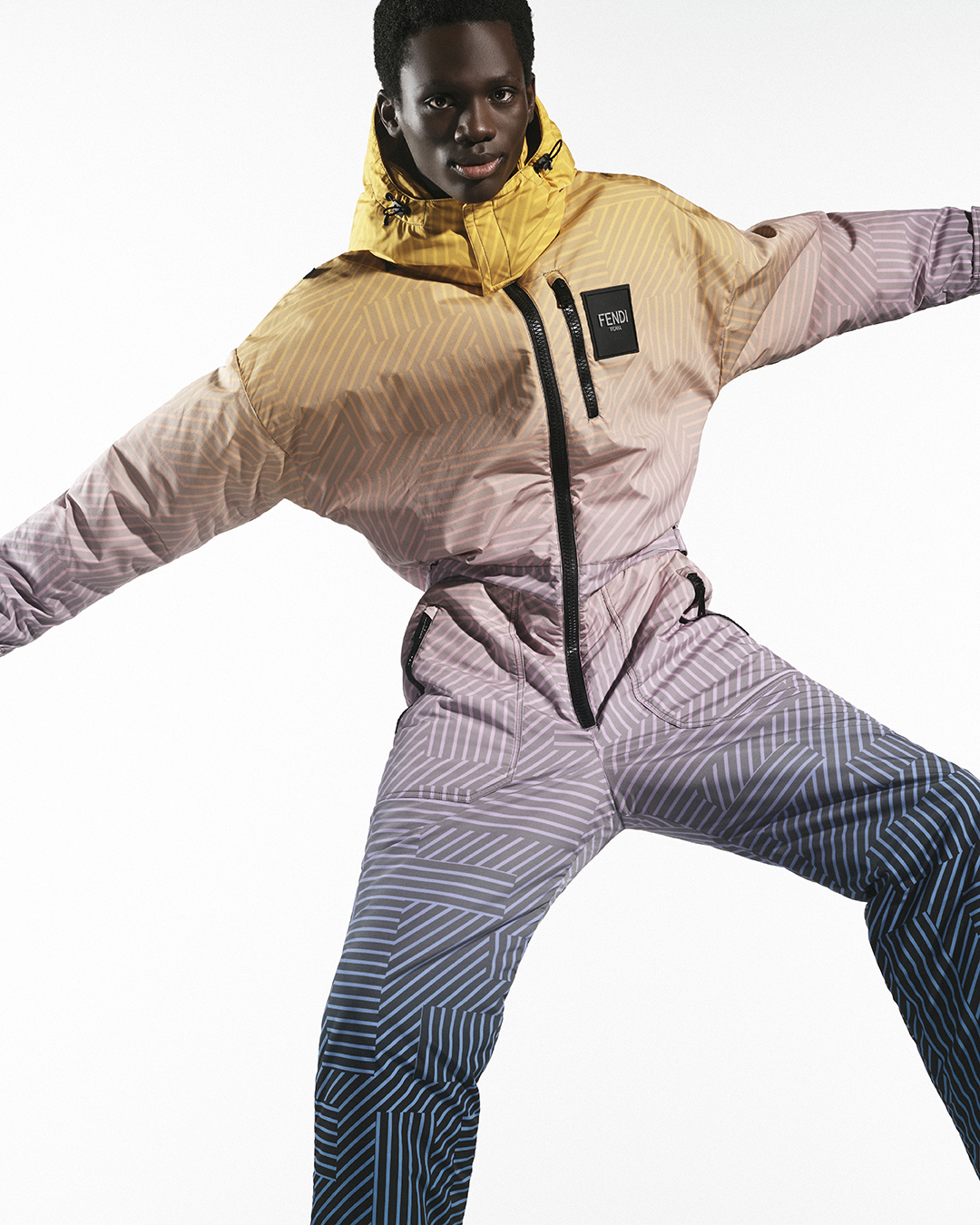 讓大家在滑雪場上散發時尚光芒！Fendi推出全新Skiwear別注系列
