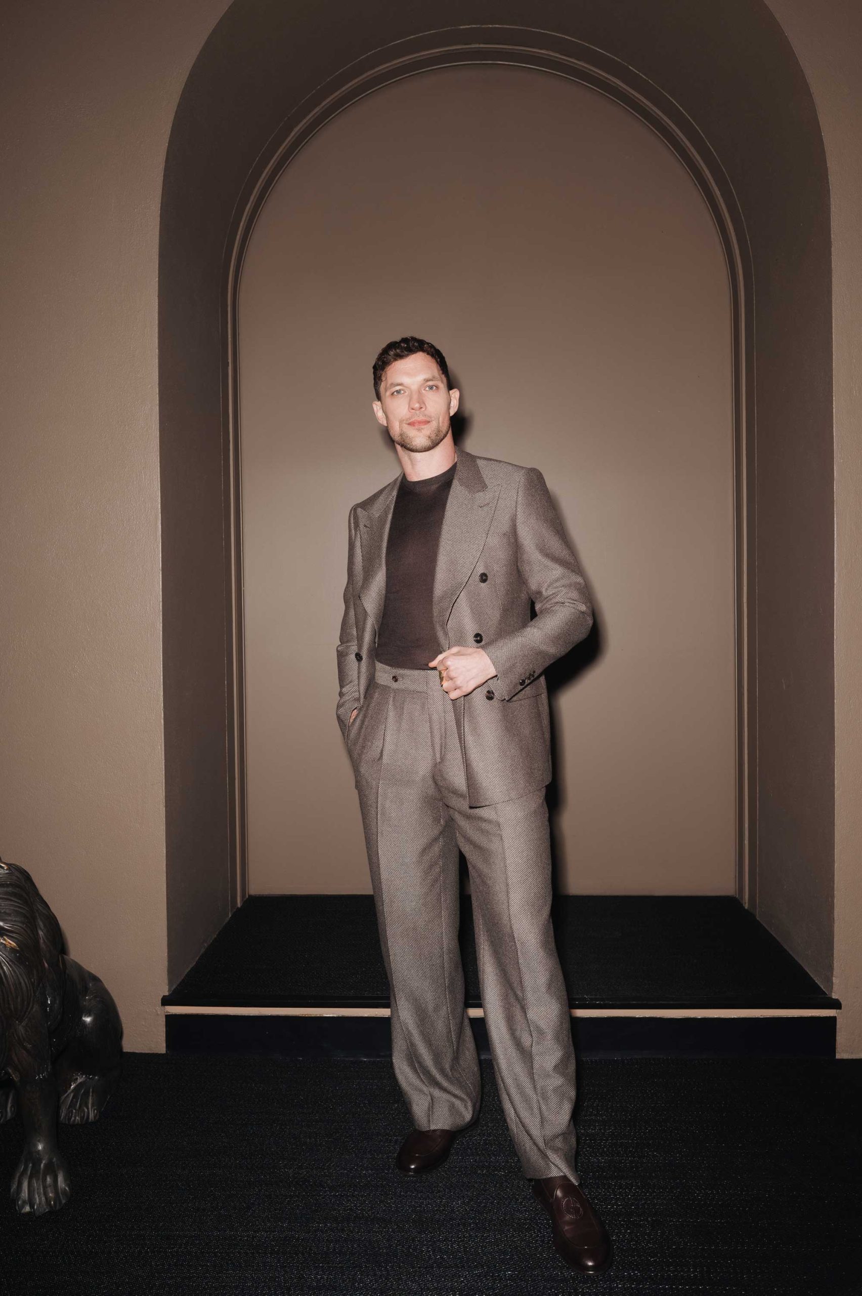 經典西裝、雪地裝及天鵝絨都是關鍵字 | Giorgio Armani 2024秋冬男裝系列的6大重點 