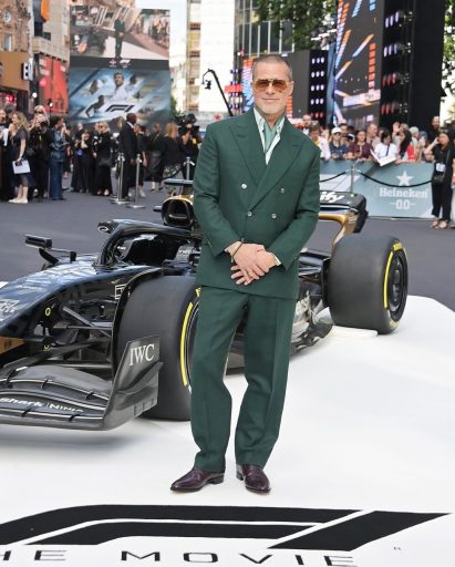 從賽道到紅毯，Brad Pitt 宣傳《F1》電影其間的 6 種型格穿搭方式示範