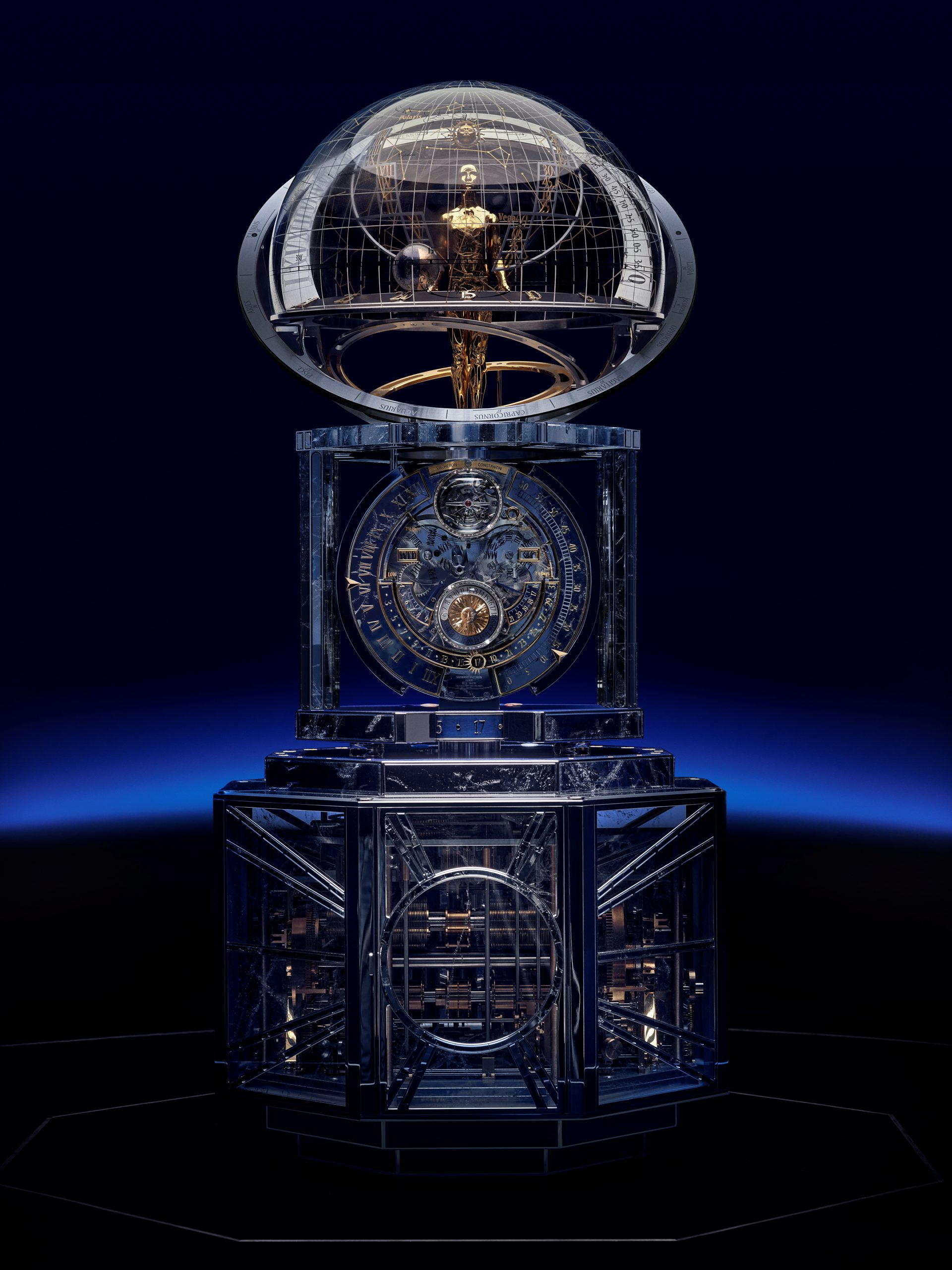 全新La Quête du Temps座鐘於法國巴黎羅浮宮「Mécaniques d’Art」特別展覽舉行期間面世,耗時七年研製,提供23項顯示功能,由6,293個零部件組裝而成,配備15項全新專利申請技術(7項製錶專利申請和8項機械人偶裝置專利申請)。PHOTO/ VACHERON CONSTANTIN