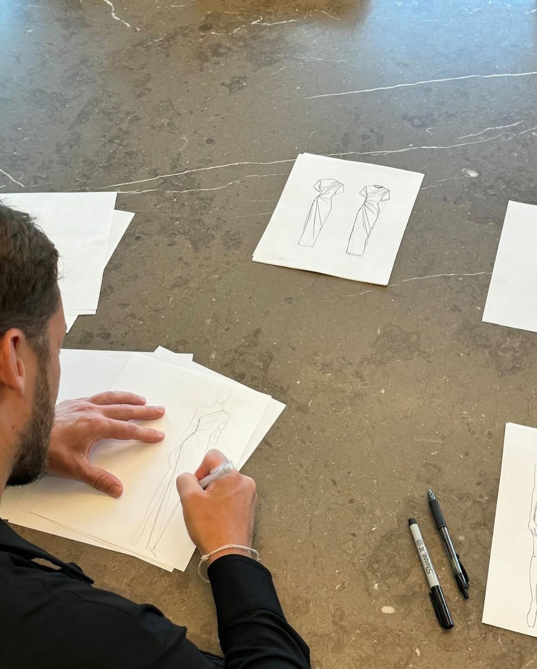 Antonin Tron 上任 Balmain 創意總監｜從 Atlein 到巴黎時裝屋，他如何重塑性感與力量的平衡？