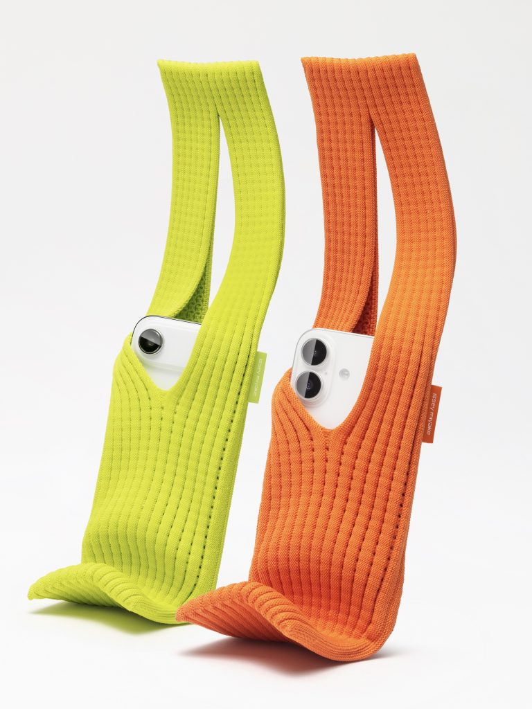 當Apple重遇三宅一生 | 專屬配件iPhone Pocket登場・11月14日開賣