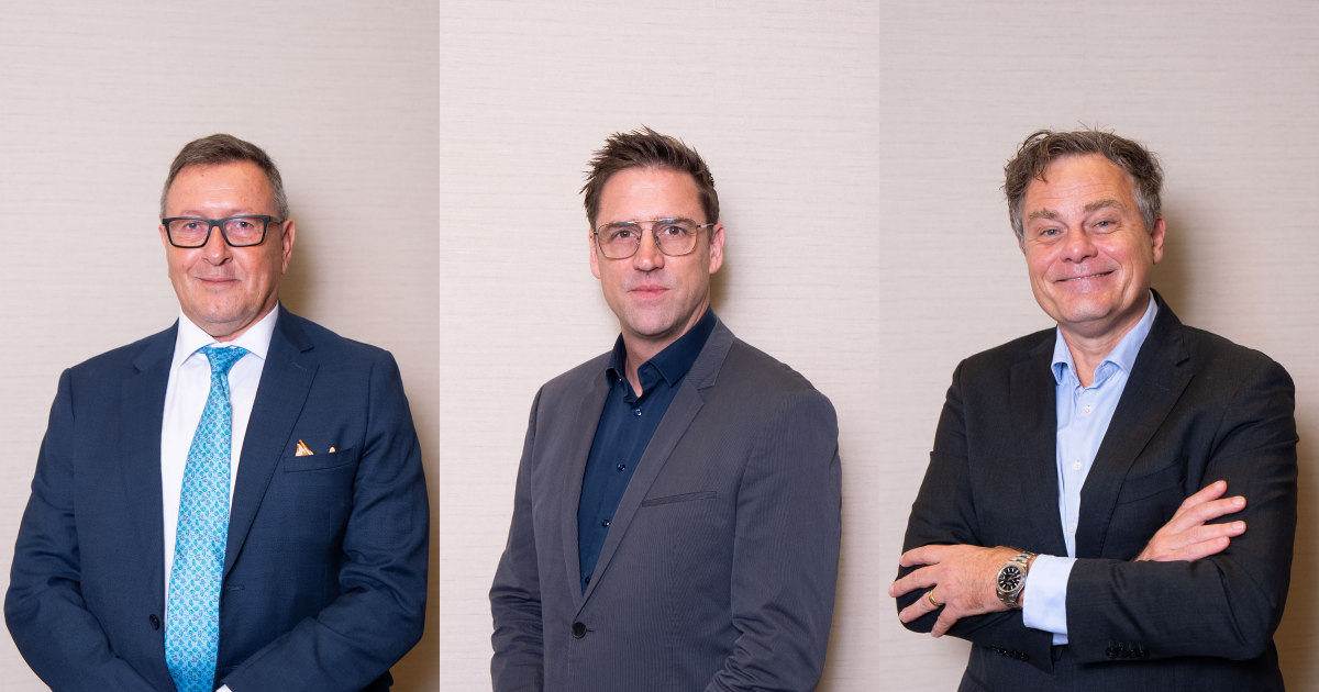 海洋科學教授Carlos M. Duarte(左)、社會企業家Felix Brooks-Church(中)和科學家Mark Kendall(右)接受訪問,分享他們如何與Rolex勞力士合作提升地球和人類福祉。PHOTO/ ROLEX