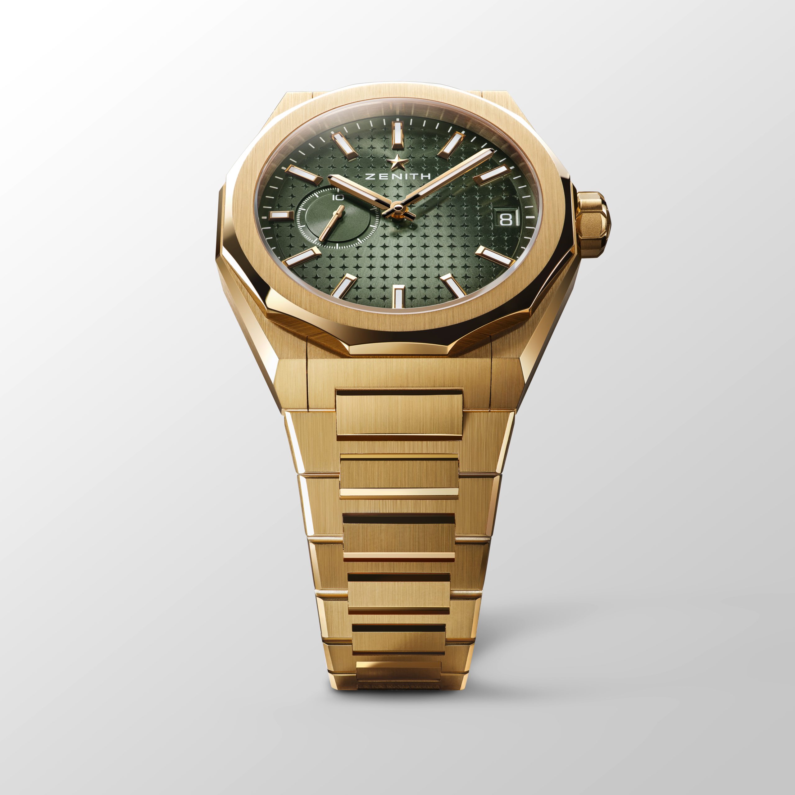 Zenith Defy Skyline黃金腕錶是品牌旗下少數採用全黃金材質製作的運動錶,也是市面少數提供1/10秒偏心顯示裝置的腕錶。錶殼和一體式錶鏈由黃金鑄造,錶殼直徑41毫米、厚11.6毫米,防水深度100米。PHOTO/ ZENITH