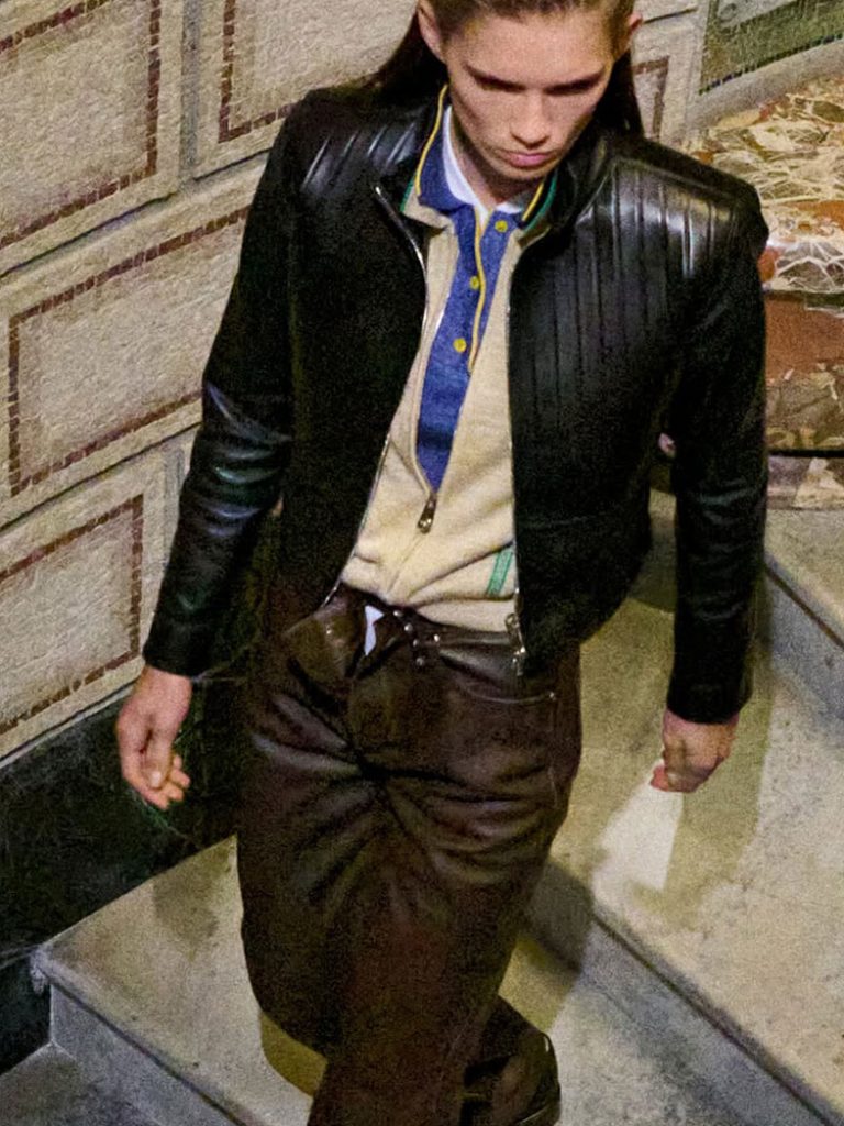 Dario Vitale 一季即閃退 | Versace 的混亂時刻，與 Prada 併購後的時裝版震盪有關？