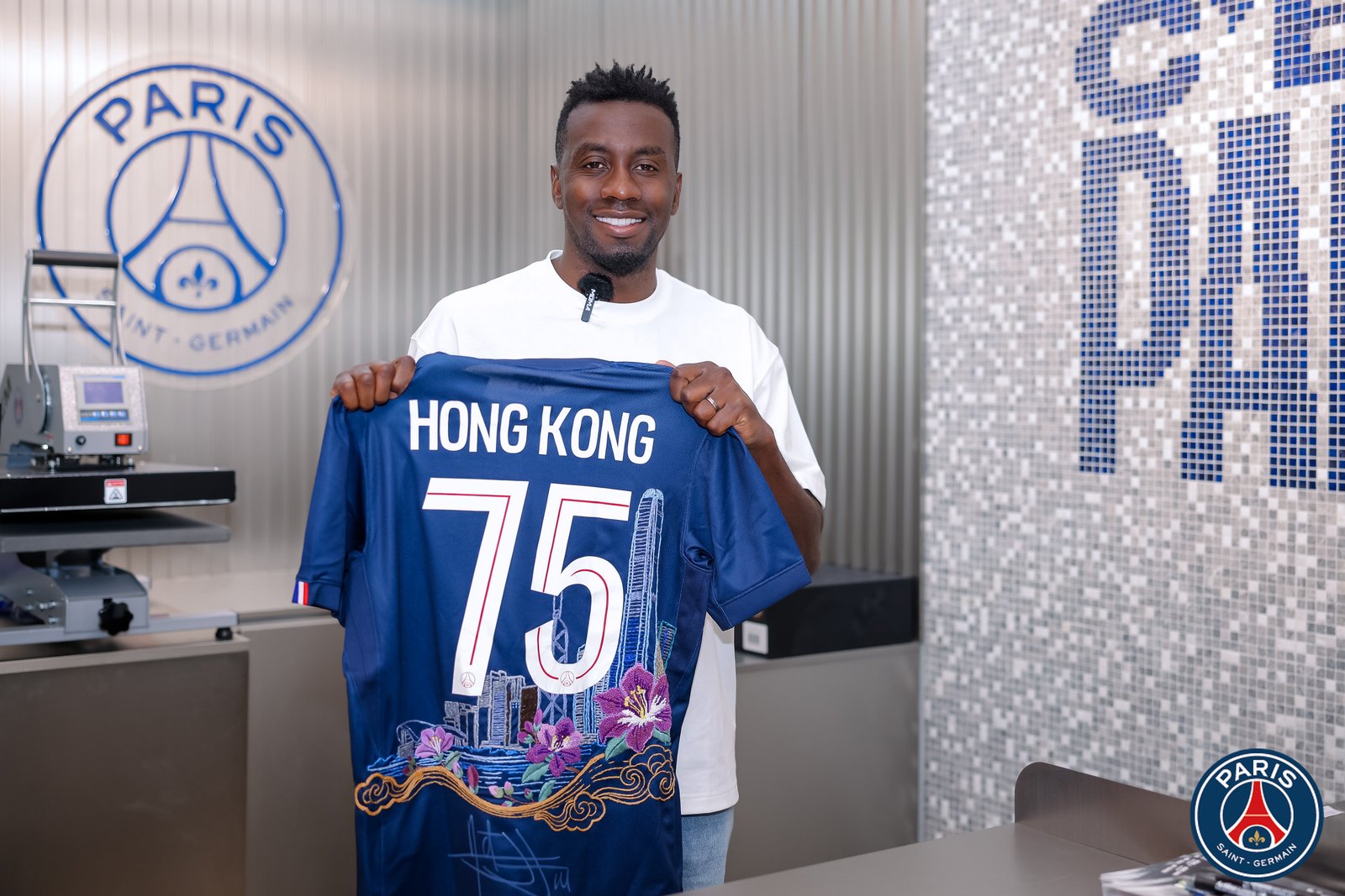 為隆重其事，PSG香港專門店早前邀請了球會傳奇球星Blaise Matuidi出席開幕儀式。PHOTO / PSG