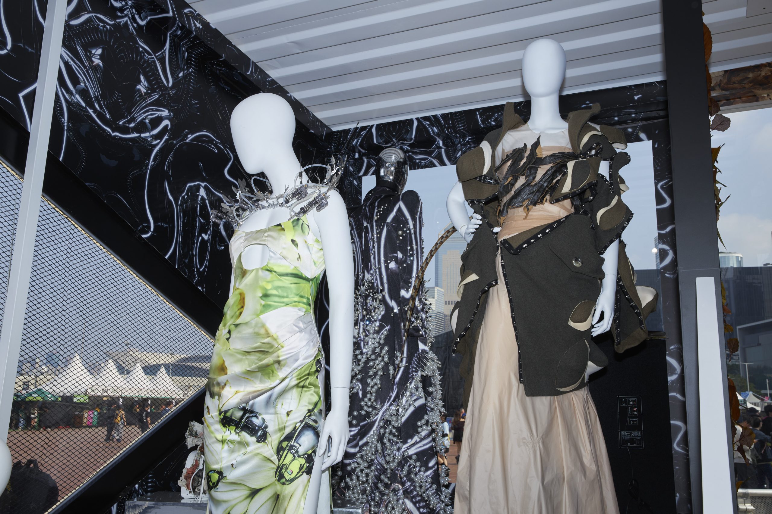 畢業作被挪威國家博物館永久收藏，專訪香港時裝設計師KIT WAN：創作是在理性感性互相拉扯