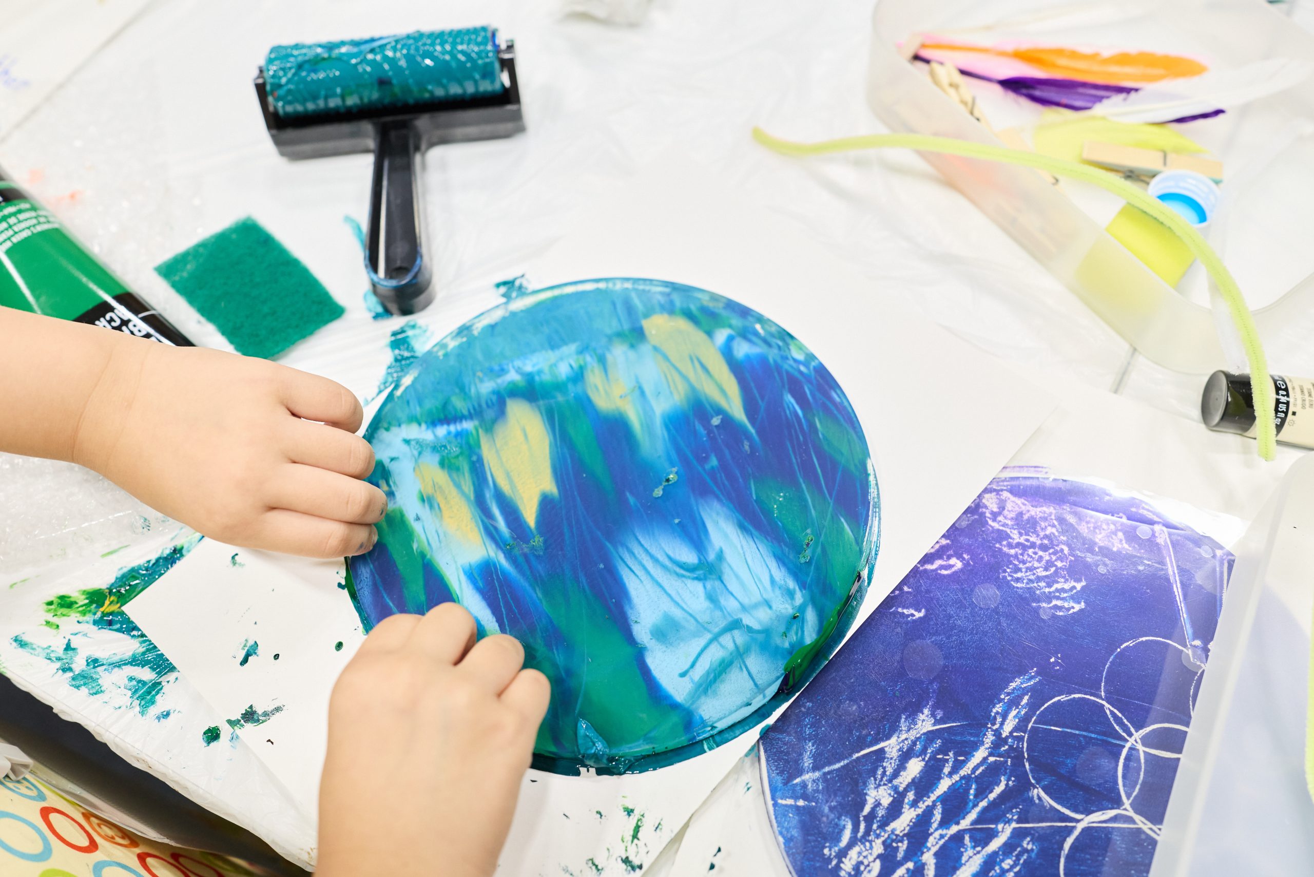 展覽期間將舉辦多場工作坊，讓公眾親自製作版畫作品。PHOTO / Courtesy of M+, Hong Kong