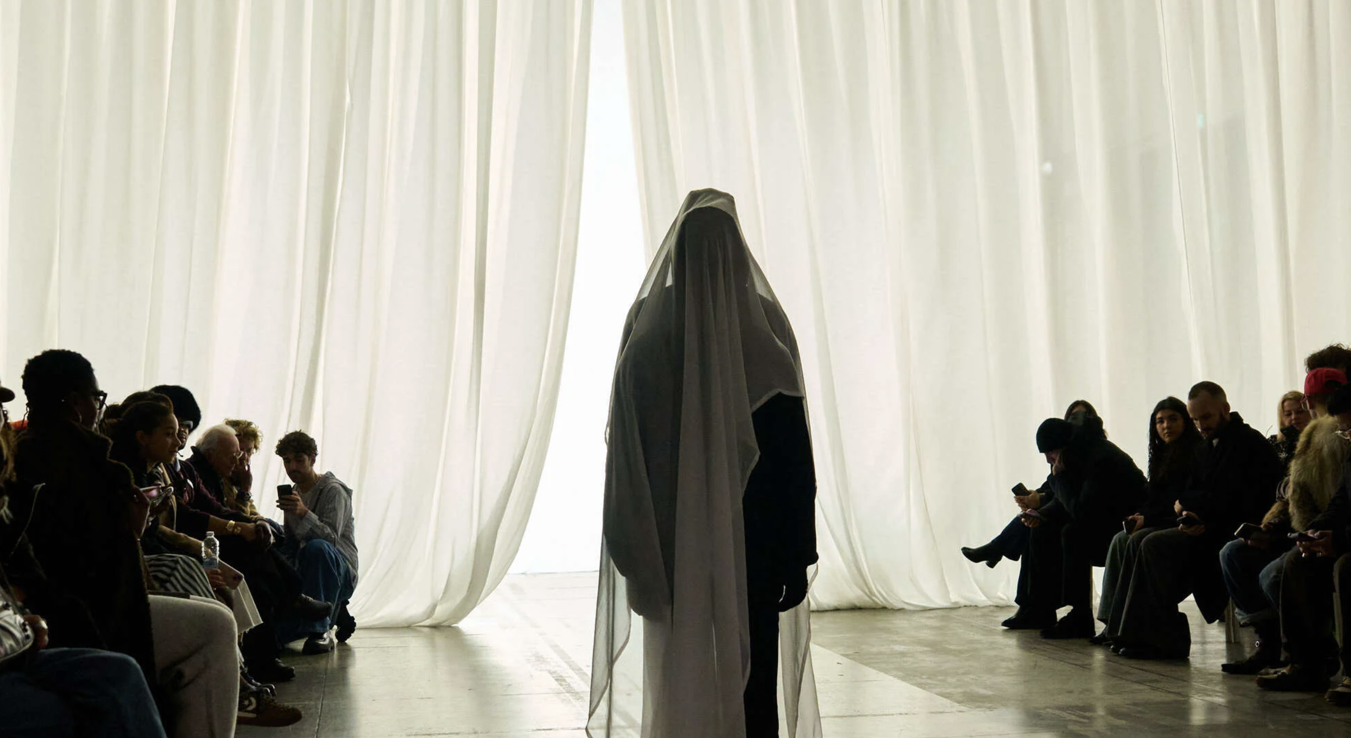 Saul Nash：身份與表演的探索