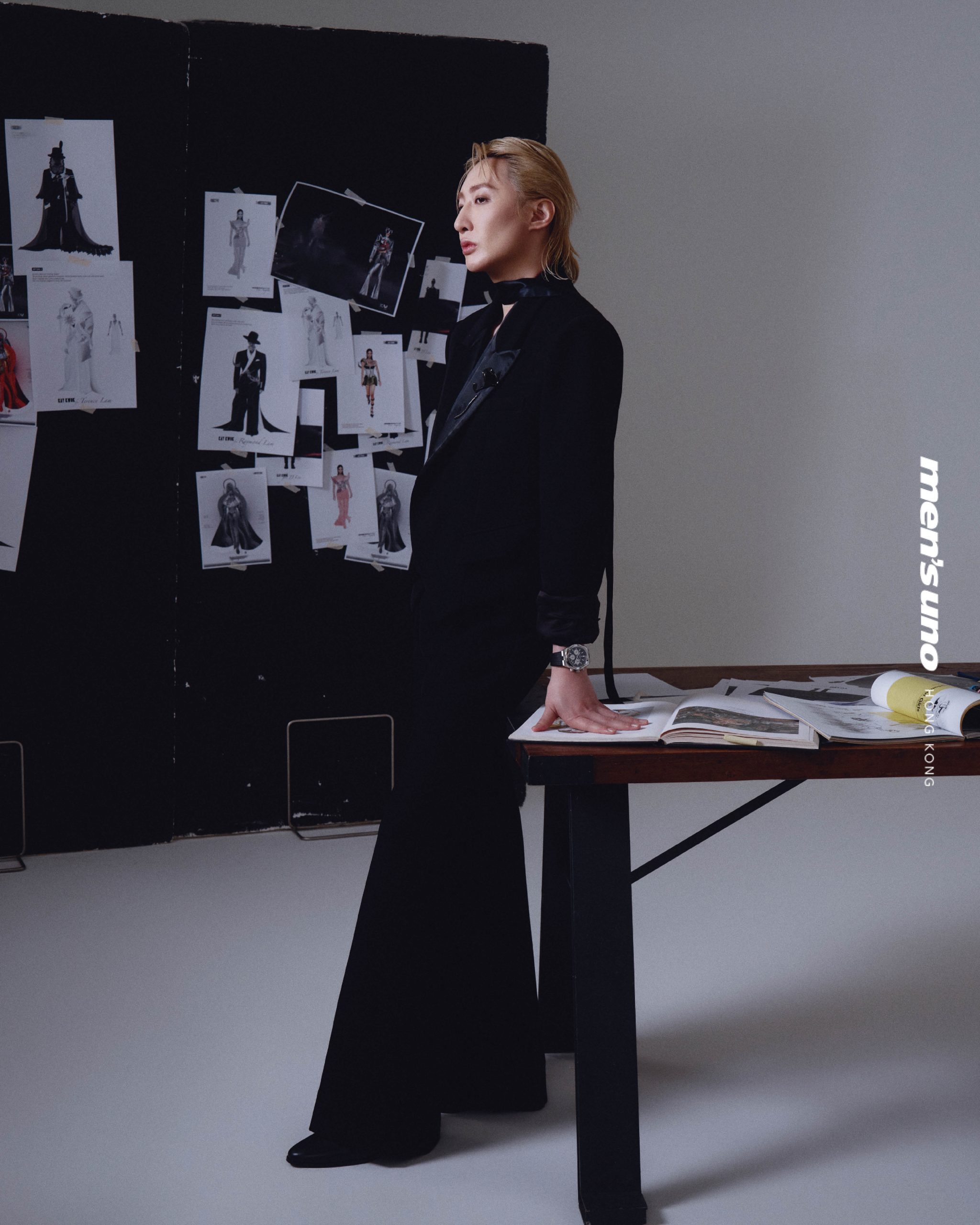 KWK by Kay Kwok黑色西裝外套及西褲；Vacheron Constantin Overseas 黑色精鋼計時腕錶