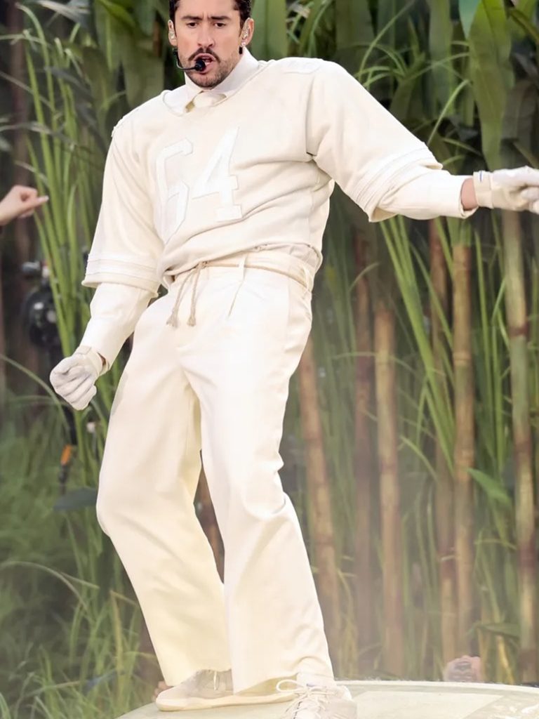 Bad Bunny穿搭風格解構｜從Custom Zara到Schiaparelli，他如何改寫男裝規則？