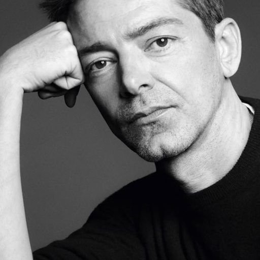 Pieter Mulier 正式入主 Versace | 在頻繁人事震盪後，意式性感將迎來怎樣的新時代？