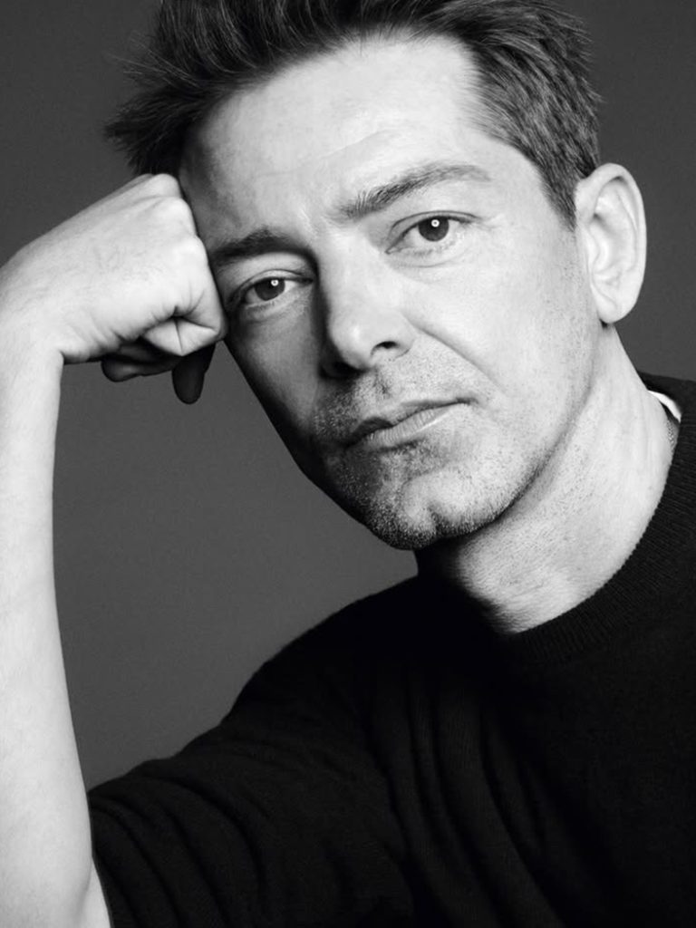 Pieter Mulier 正式入主 Versace | 在頻繁人事震盪後，意式性感將迎來怎樣的新時代？