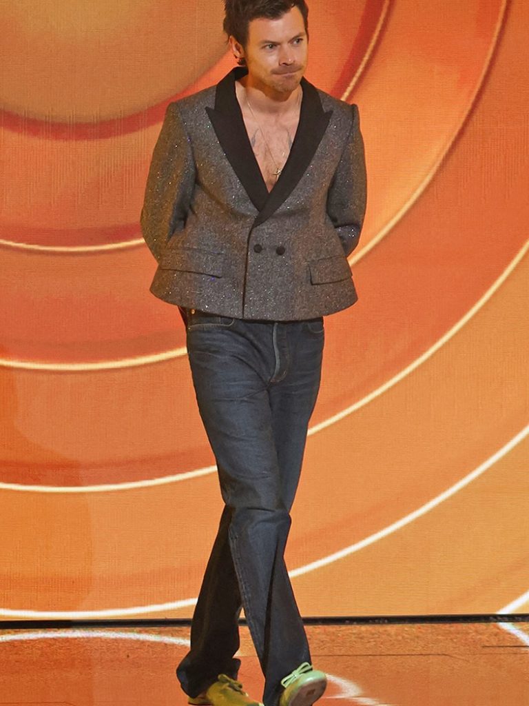 芭蕾舞鞋成男星新寵 | 從Dior 到CHANEL，為何男生也開始穿Ballet Flats？