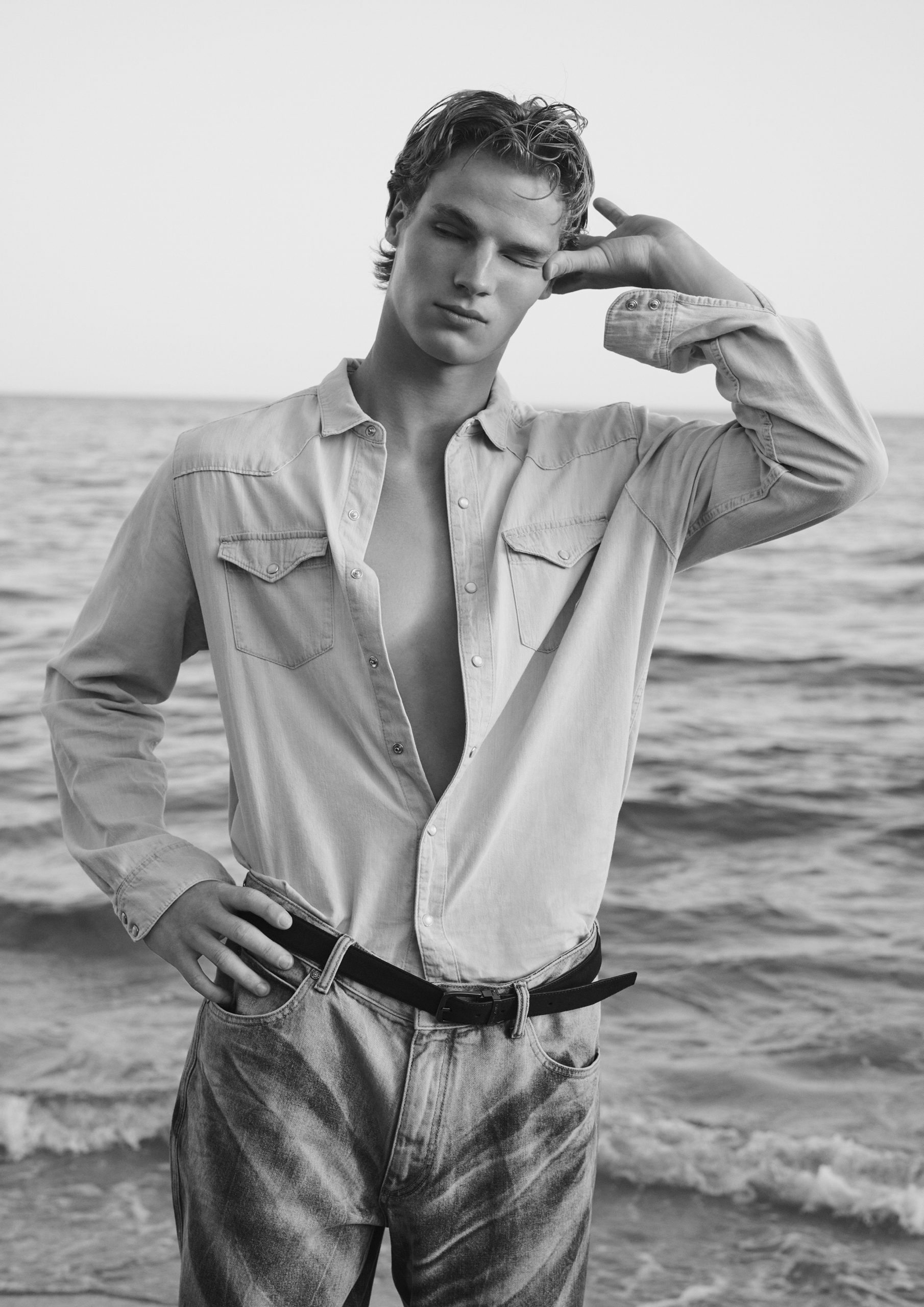 歷史的輪廓與真實個性的自我流露，Emporio Armani 2026春夏系列Armani Jeans面世