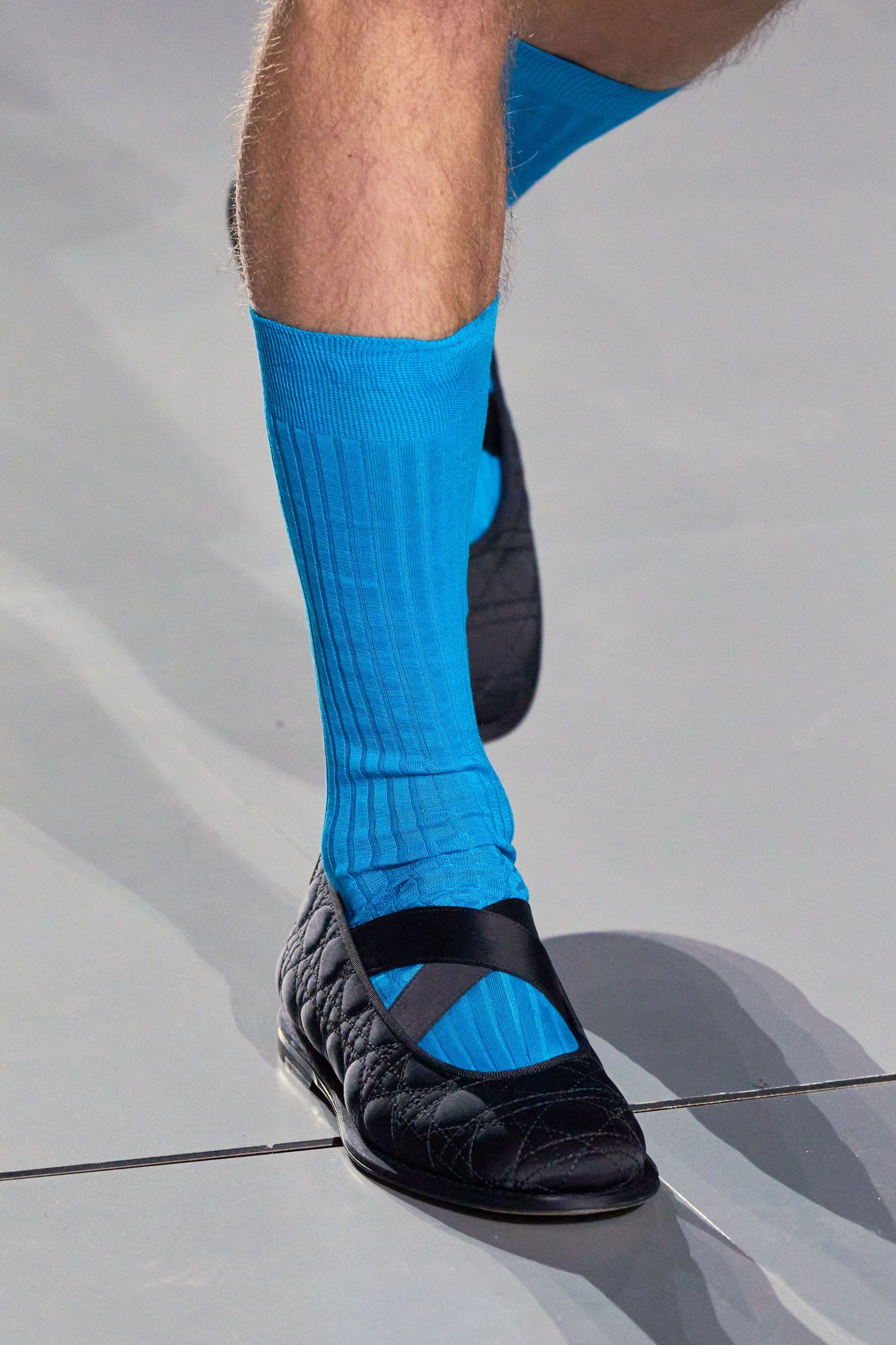 芭蕾舞鞋成男星新寵 | 從Dior Men到CHANEL，為何男生也開始穿Ballet Flats？