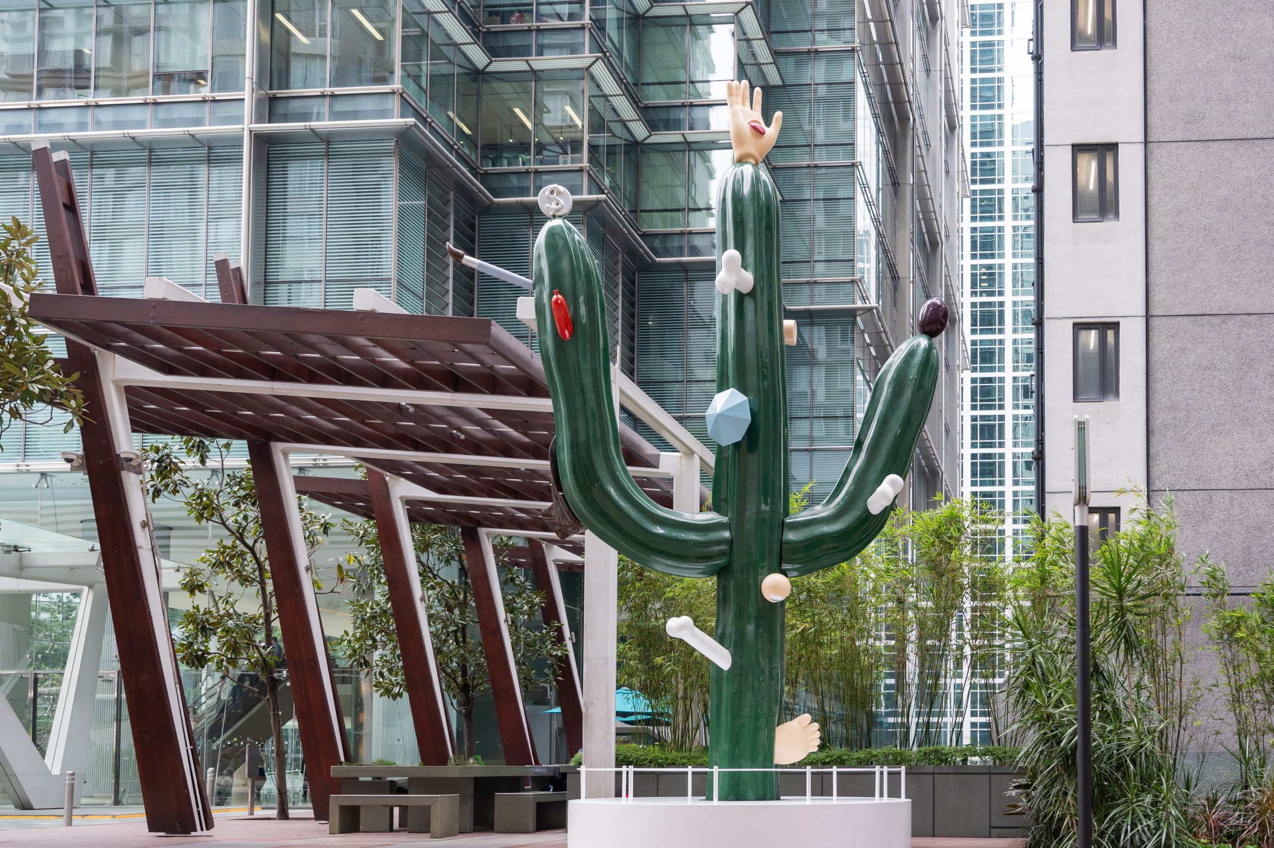 香港藝術三月期間,墨西哥藝術家Gabriel Rico將雕塑作品《I Have Anticipated You II》帶到星街小區。PHOTO / Pacific Place Hong Kong