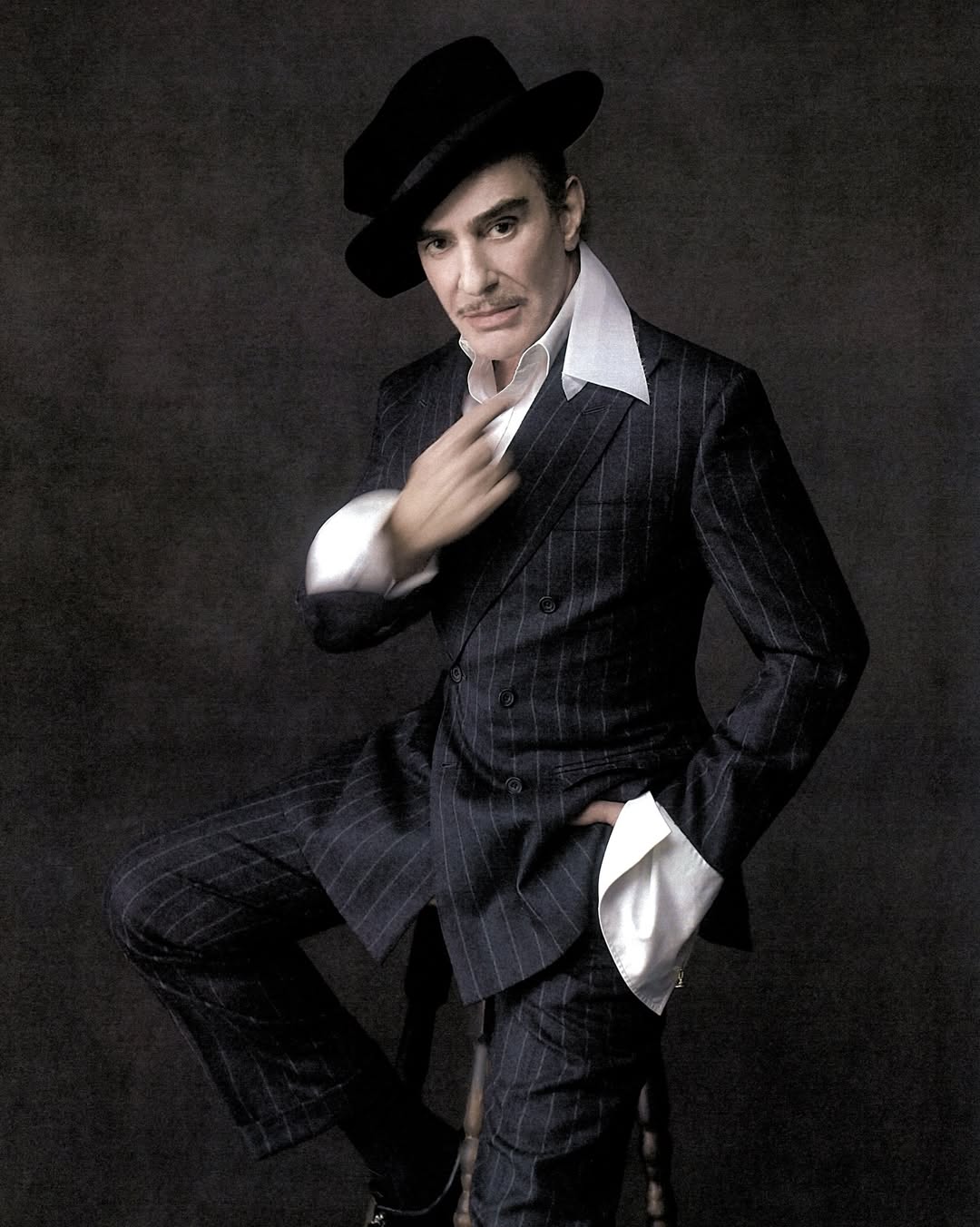 John Galliano 聯手 Zara 展開兩年合作｜高級時裝鬼才進軍快時尚將帶來怎樣的設計革命？