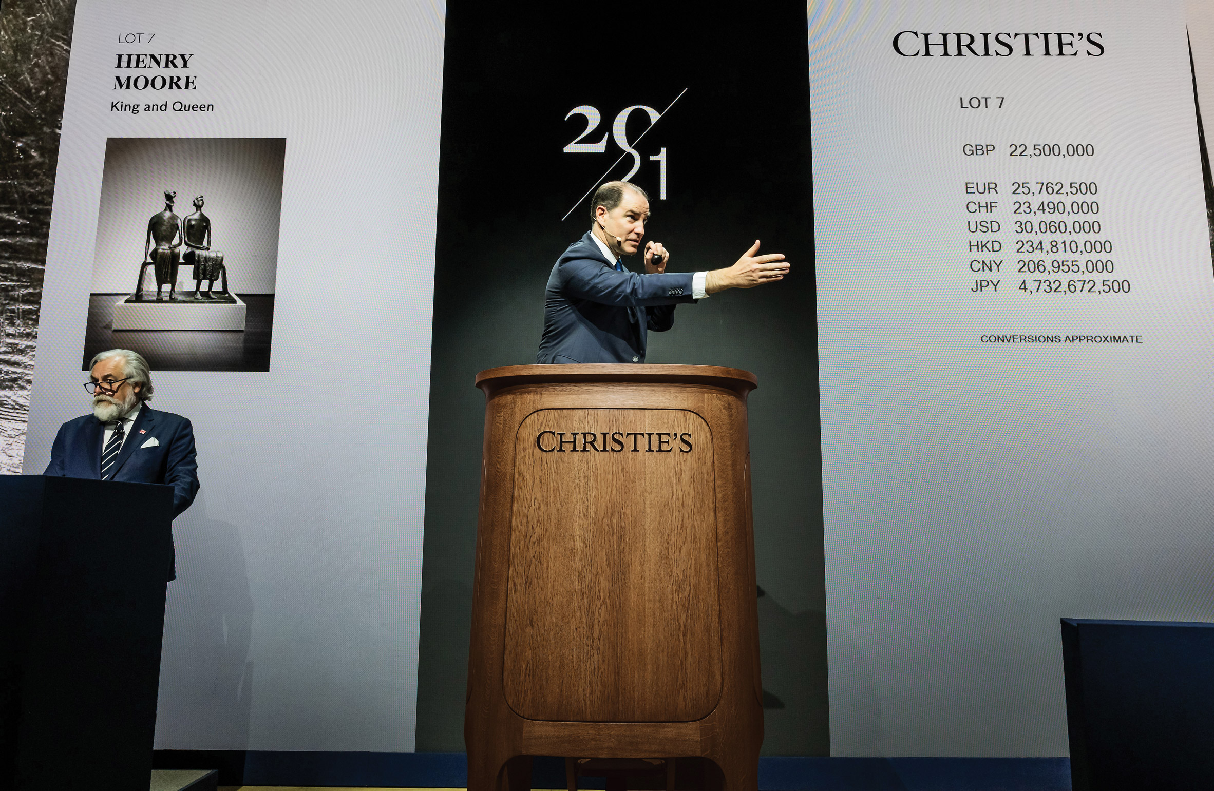 由Jony Ive重新設計的拍賣台，早前在Christie's的倫敦拍賣會首次亮相。PHOTO / Christie's