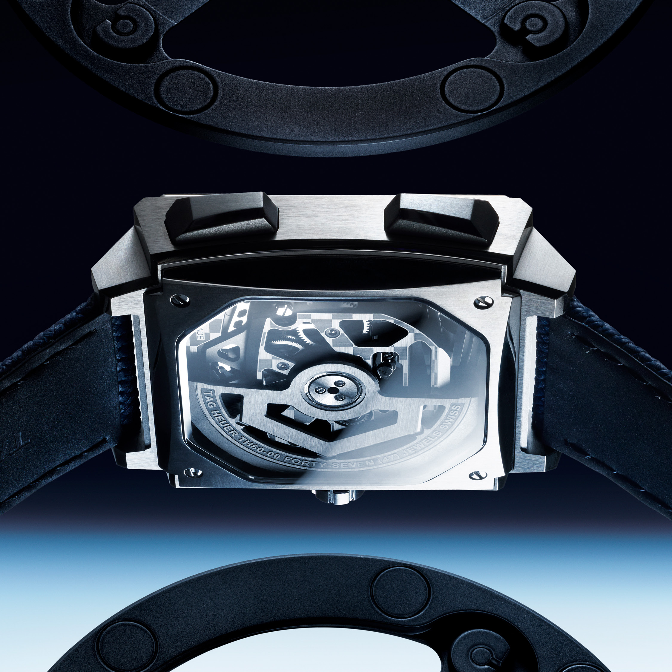 CAPTION/ Calibre TH80-00機芯還具有鏤空結構，有效抗磁，精準度通過COSC瑞士官方天文台認證，振頻5Hz，動力儲備70小時。PHOTO/ TAG HEUER