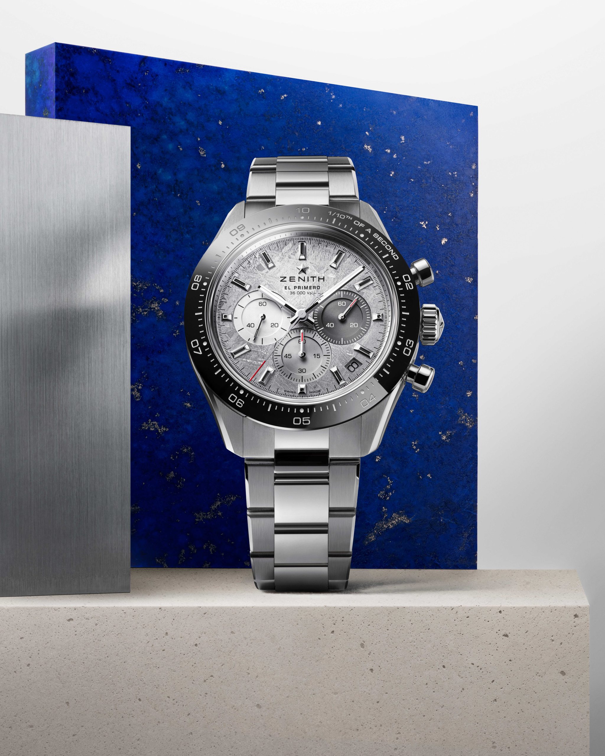 Zenith真力時Chronomaster Sport Meteorite隕石腕錶，參考1969年A386腕錶外觀性能改良而成。41毫米精鋼錶殼搭配黑色陶瓷錶圈、隕石錶盤及泵式按鈕；搭載El Primero 3600機芯，內設藍色導柱輪和水平離合器，確保計時器操作精確。PHOTO/ ZENITH