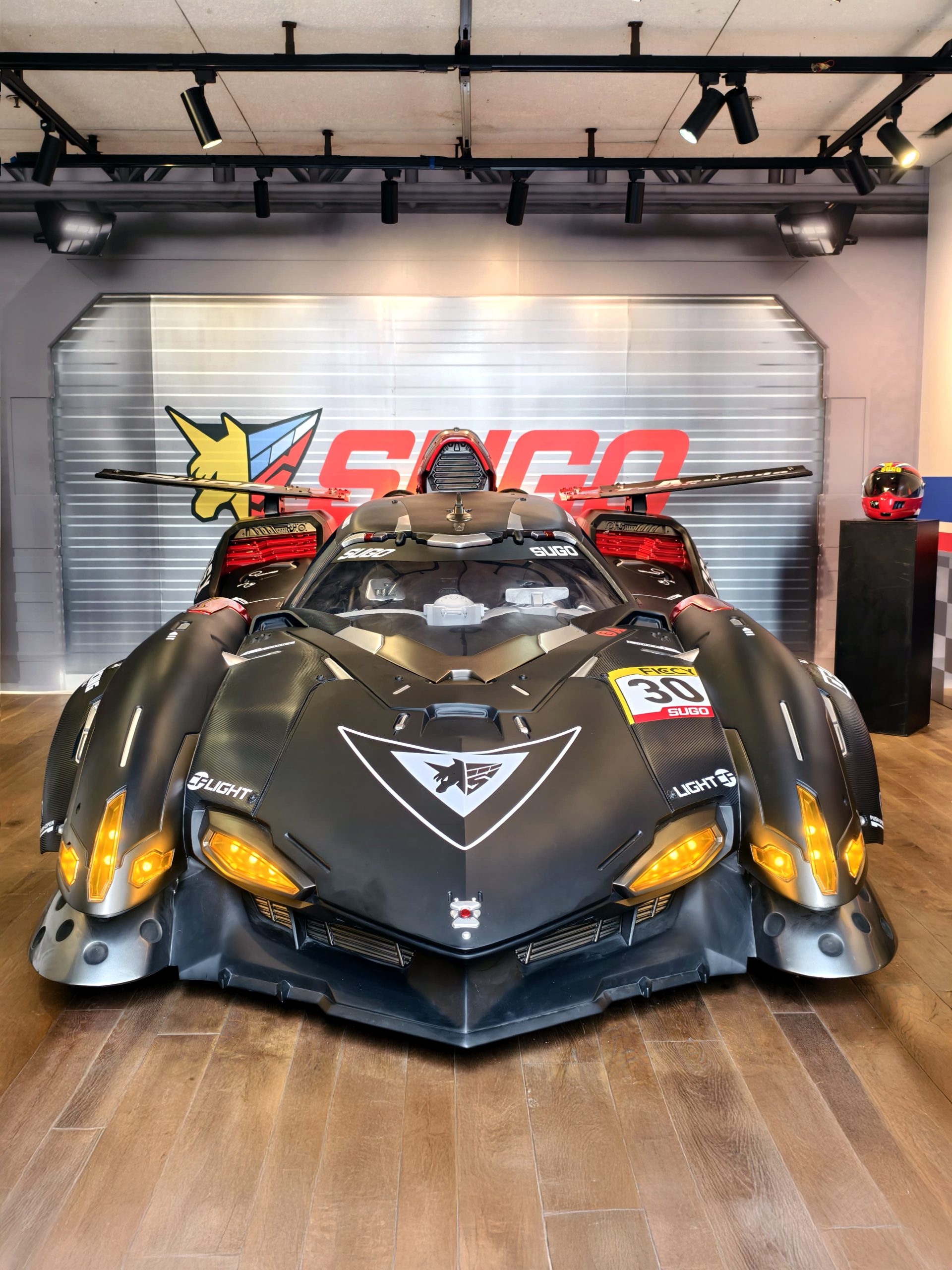 1:1比例《高智能方程式》雷神 G.S.X Black Ver.首次在港展出。