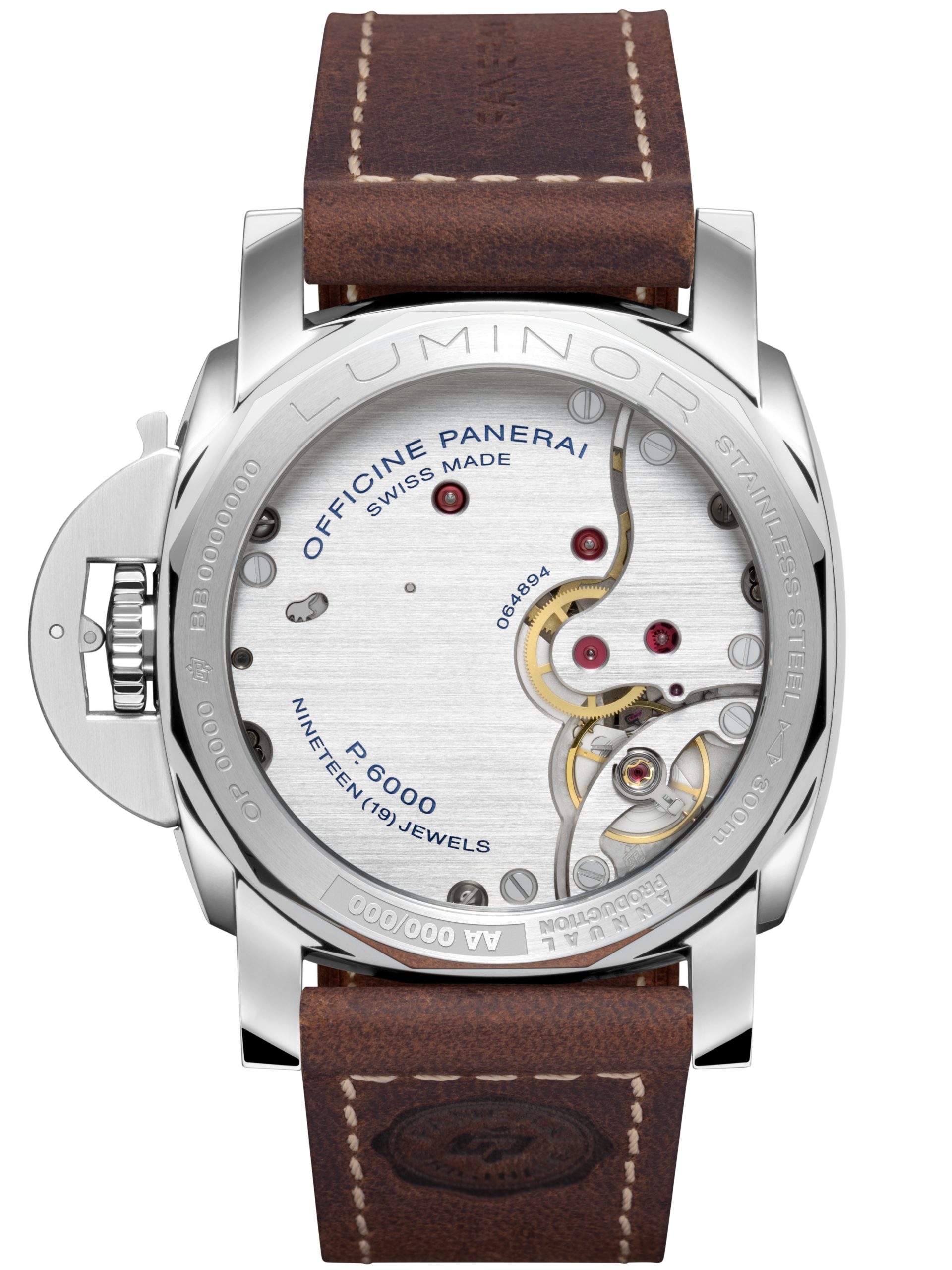 藍寶石透明底蓋由品牌自製，透視具備三日動力儲存的手動上鏈P.6000機芯。PHOTO/ PANERAI